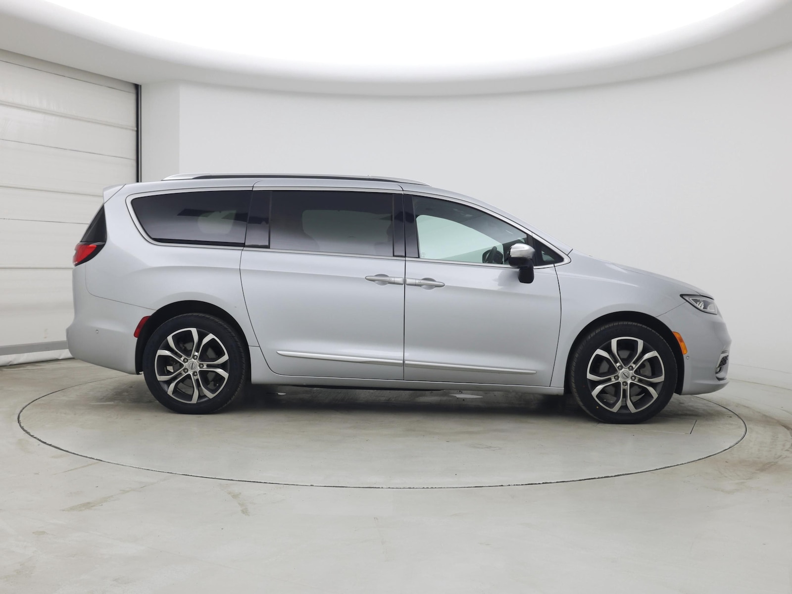 2023 Chrysler Pacifica Pinnacle - Photo 8