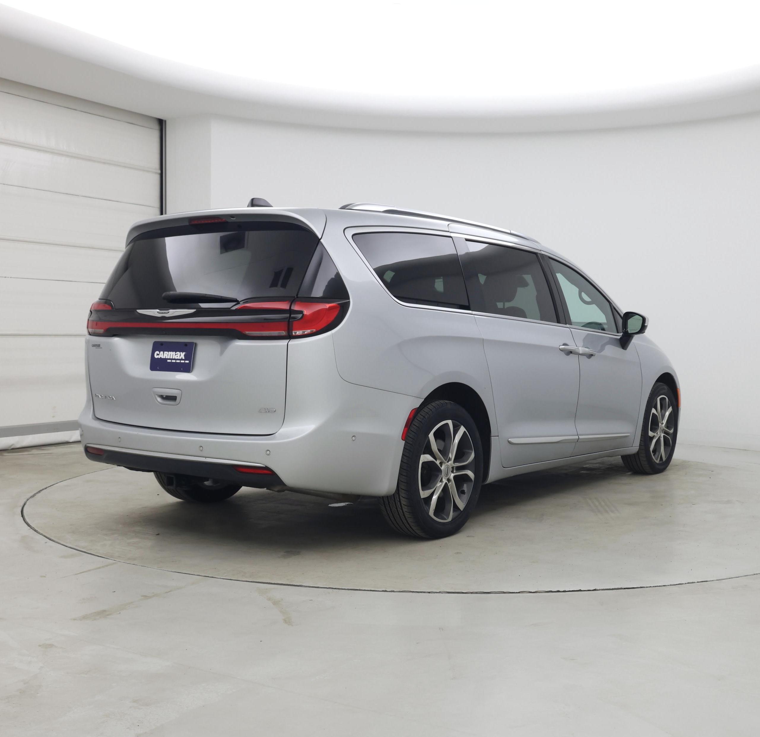 Thumbnail: 2023 Chrysler Pacifica - 8