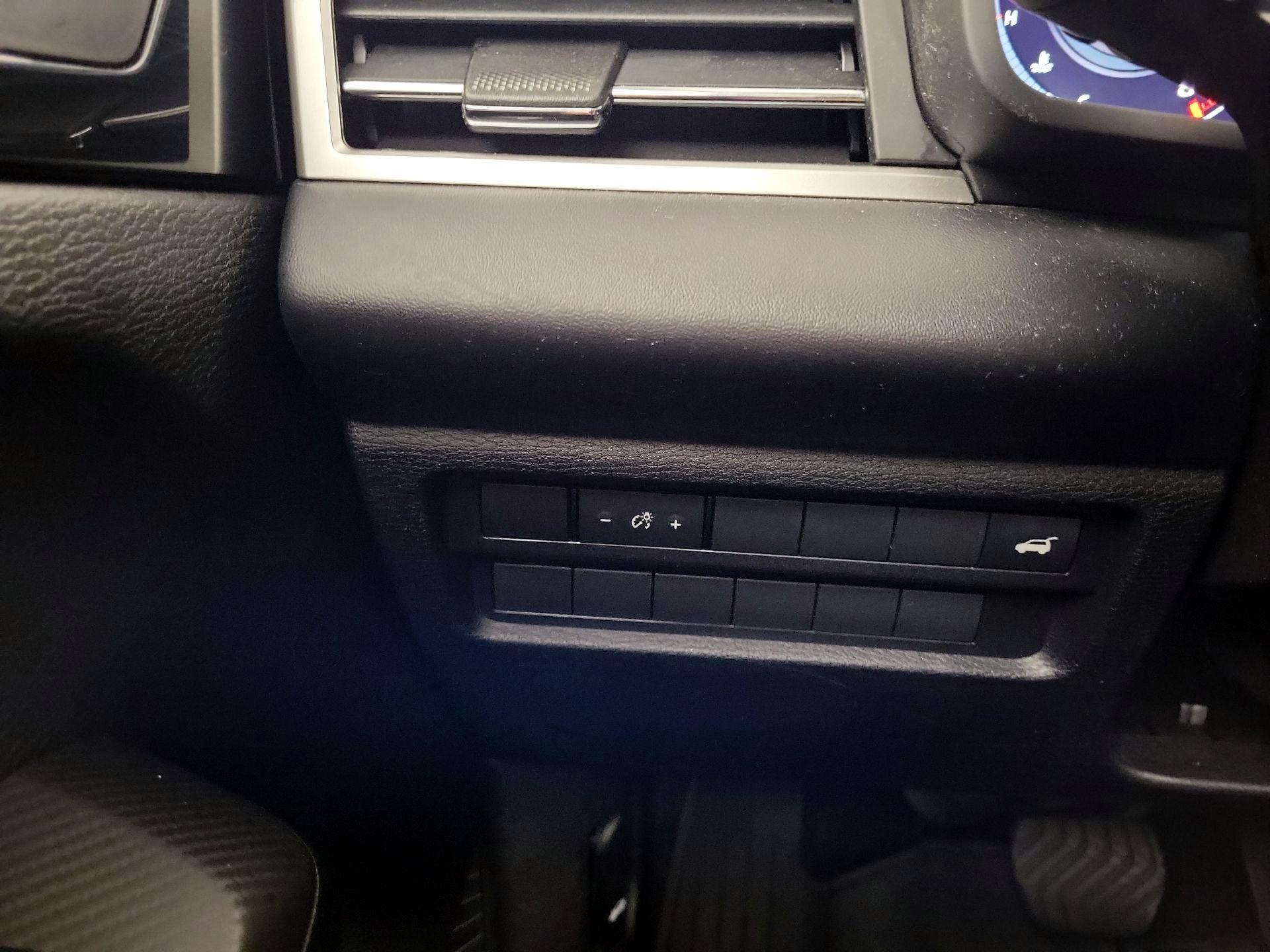 Thumbnail: 2022 Mitsubishi Outlander - 11