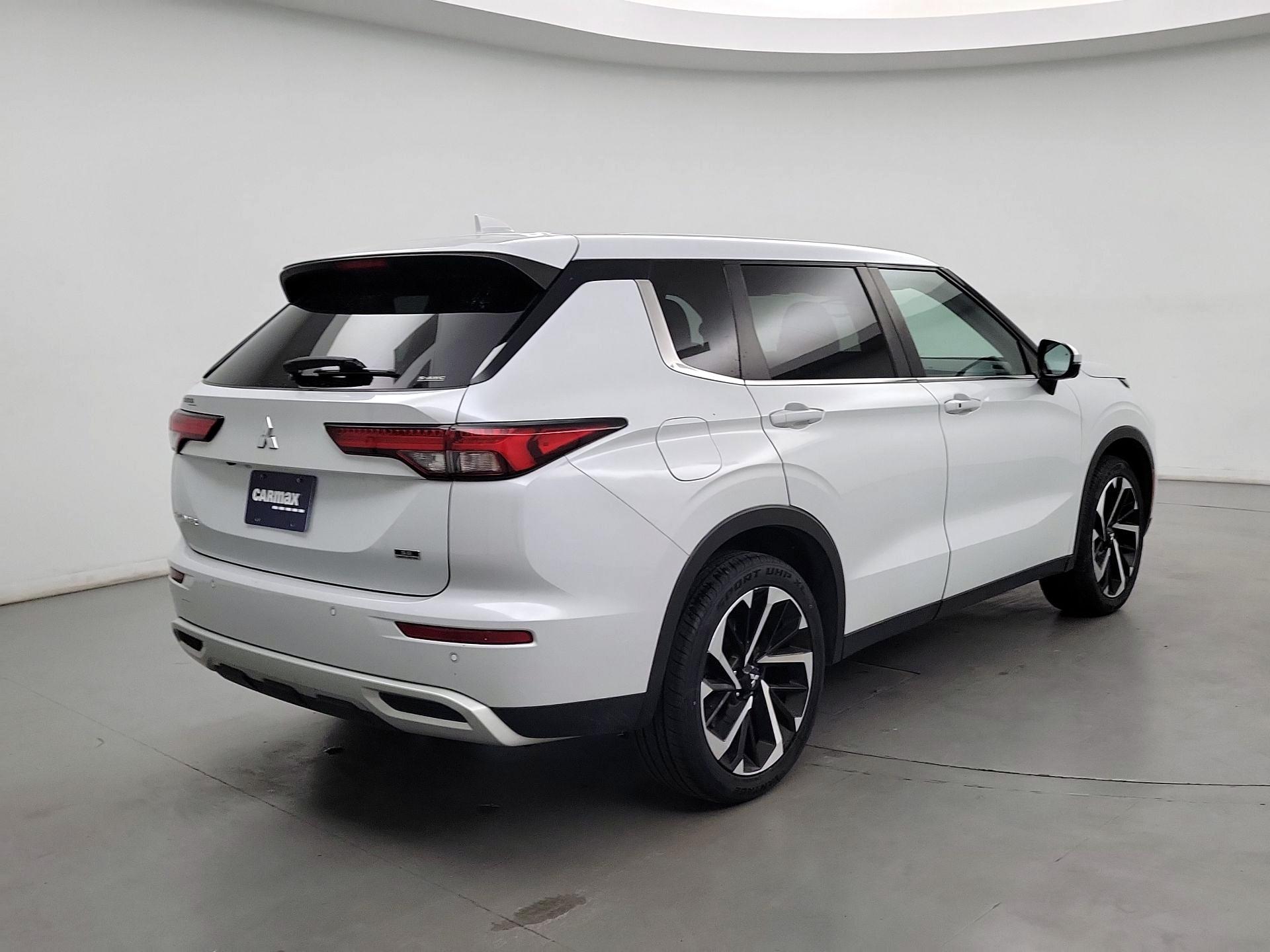 Thumbnail: 2022 Mitsubishi Outlander - 5