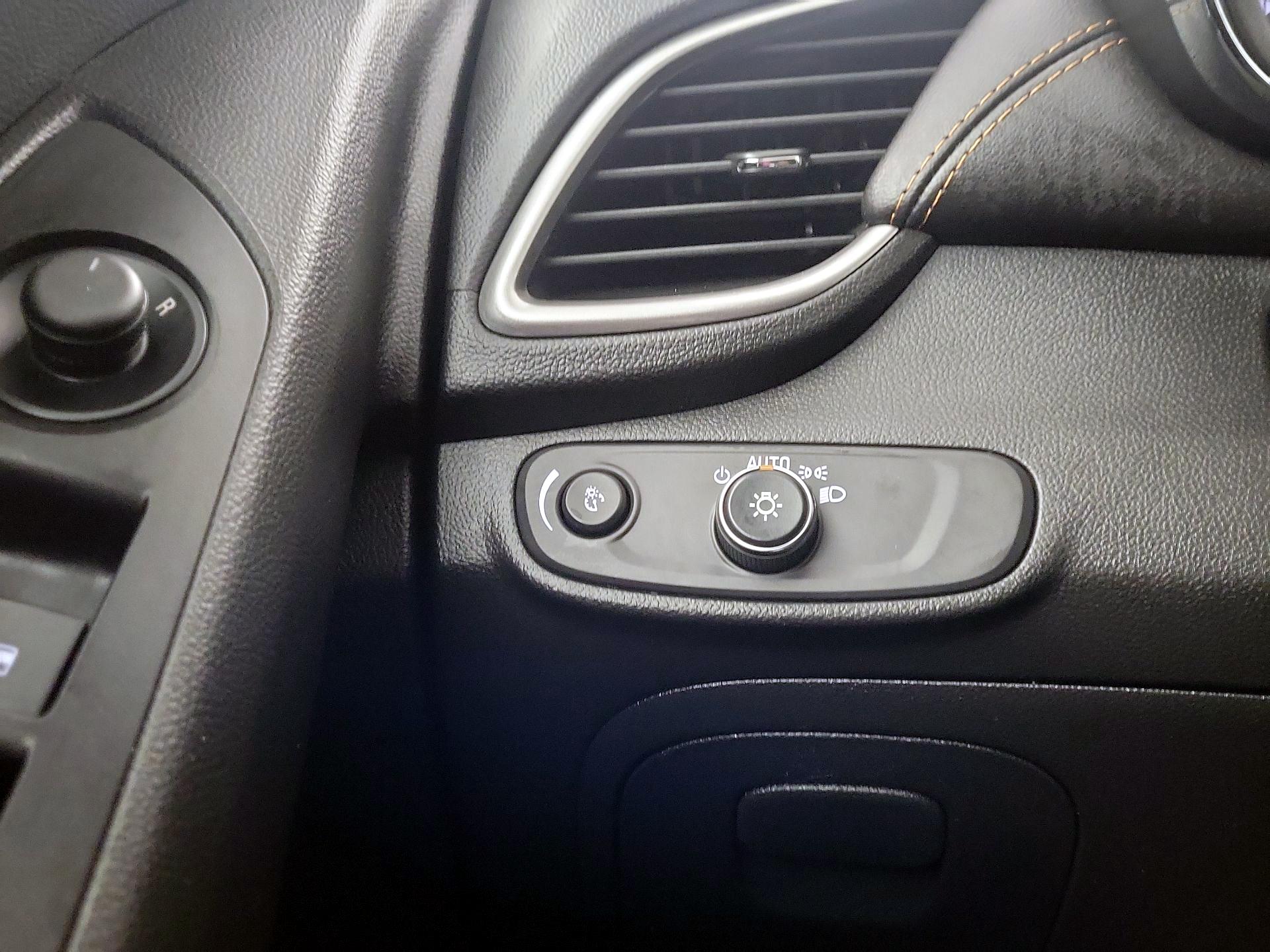 Thumbnail: 2021 Chevrolet Trax - 11