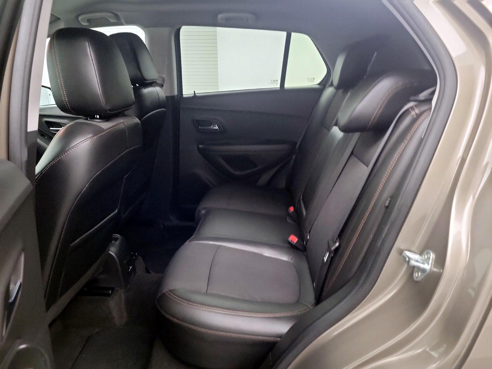 Thumbnail: 2021 Chevrolet Trax - 17