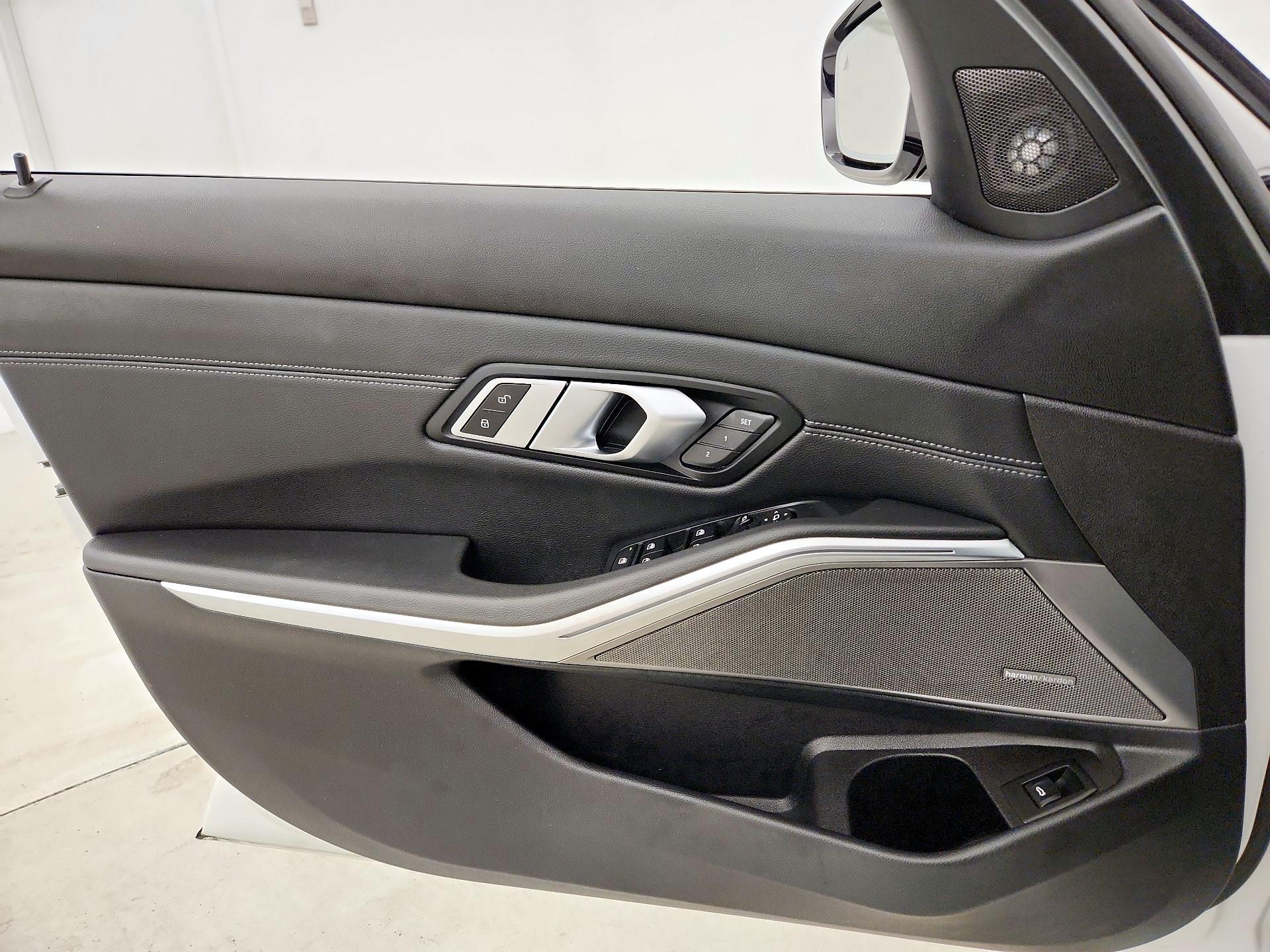 Thumbnail: 2021 BMW 3 Series - 12