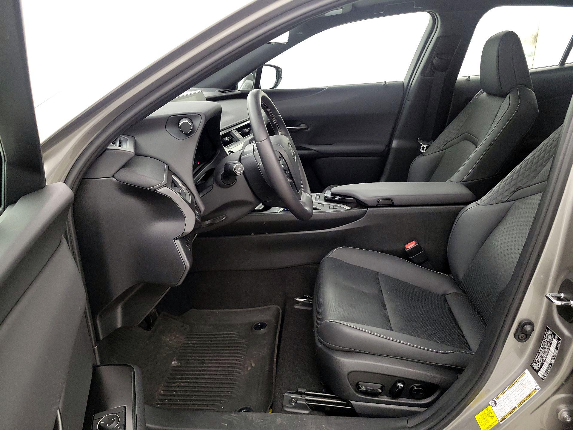 Thumbnail: 2022 Lexus UX - 11