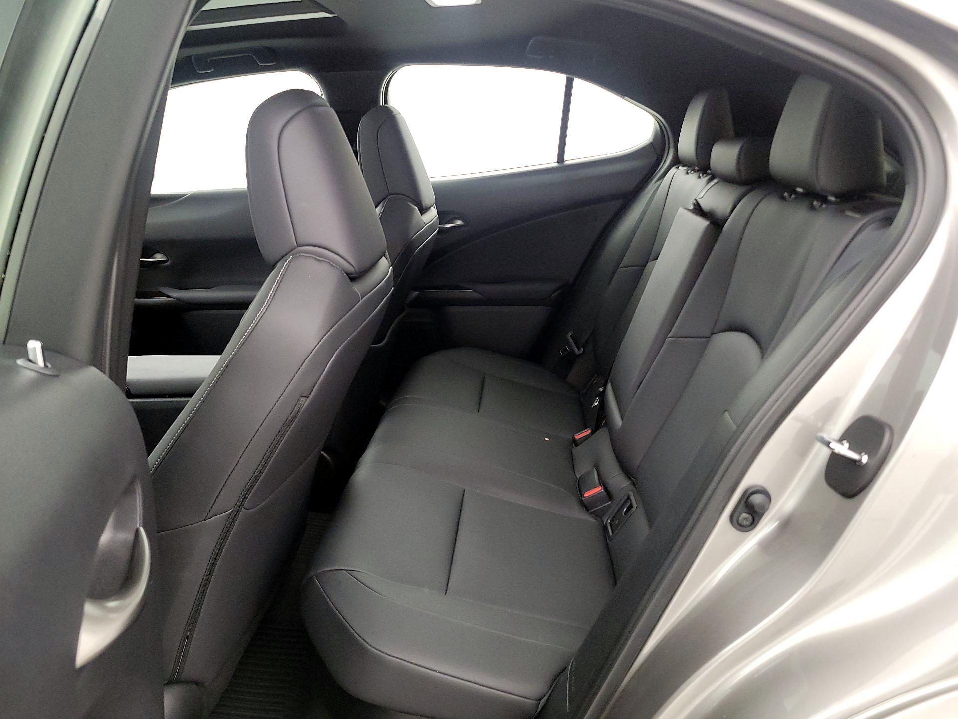 Thumbnail: 2022 Lexus UX - 20