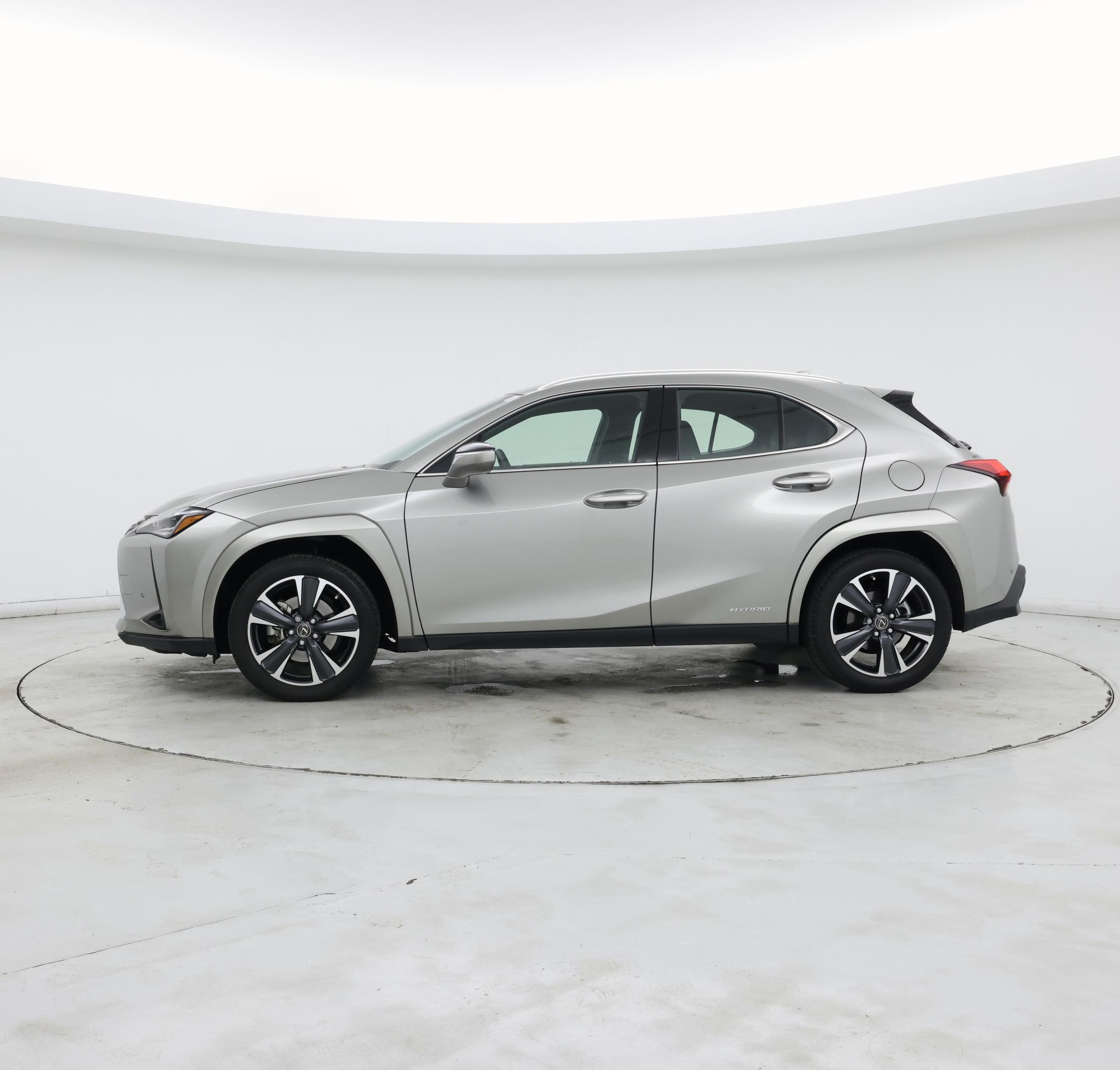 Thumbnail: 2022 Lexus UX - 3