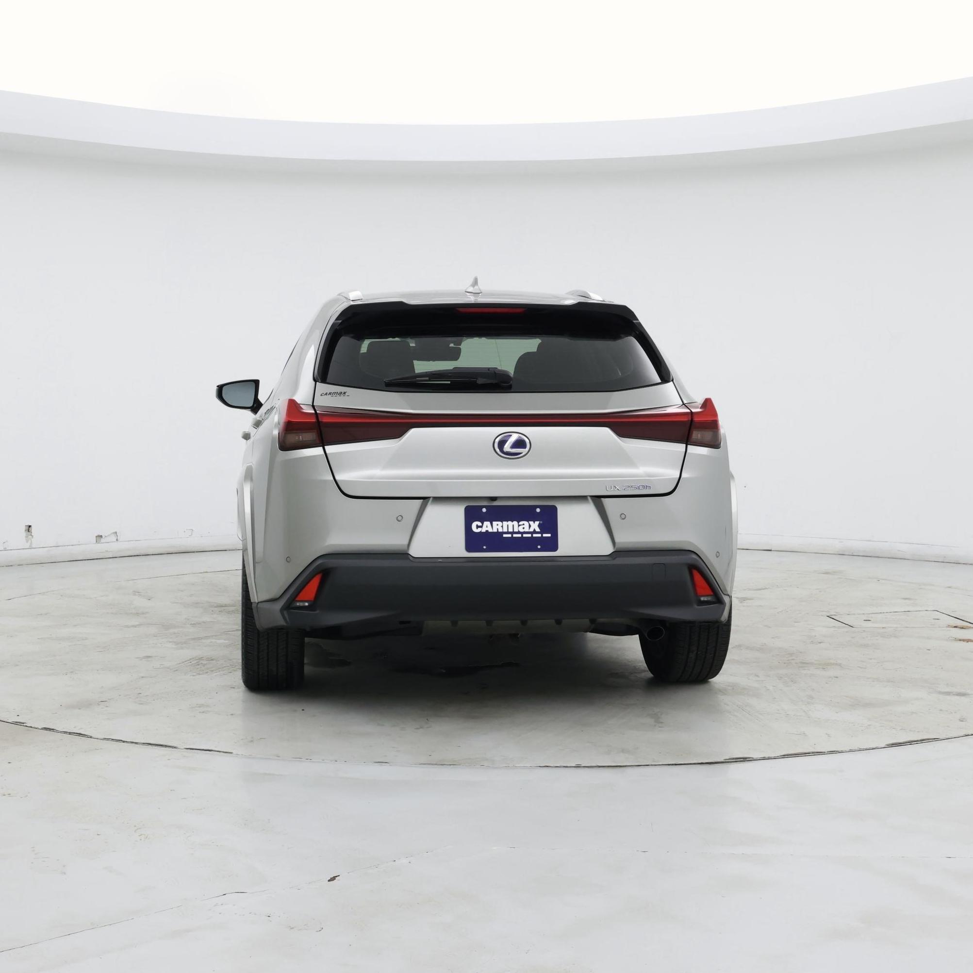 Thumbnail: 2022 Lexus UX - 6