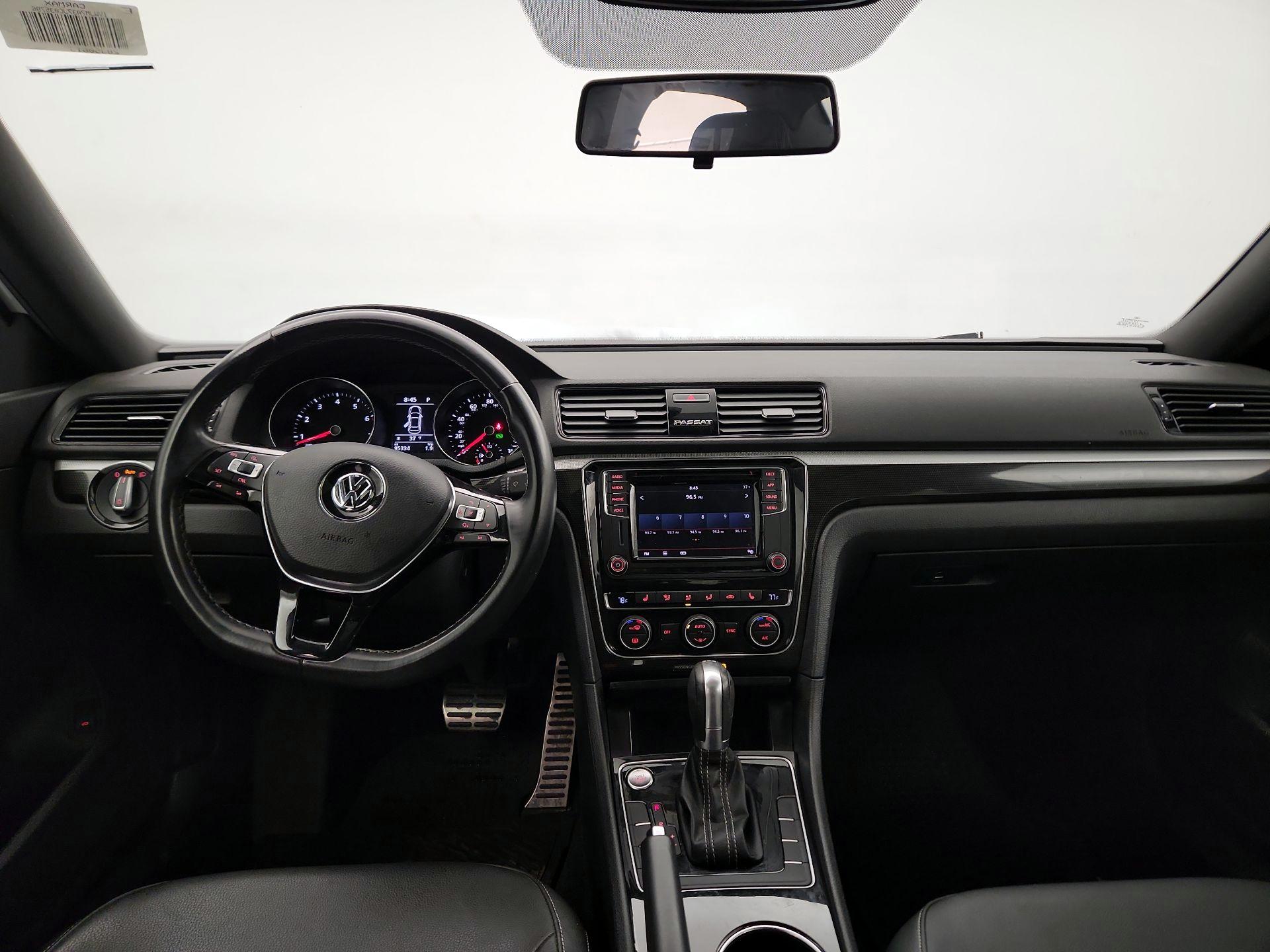 Thumbnail: 2018 Volkswagen Passat - 9