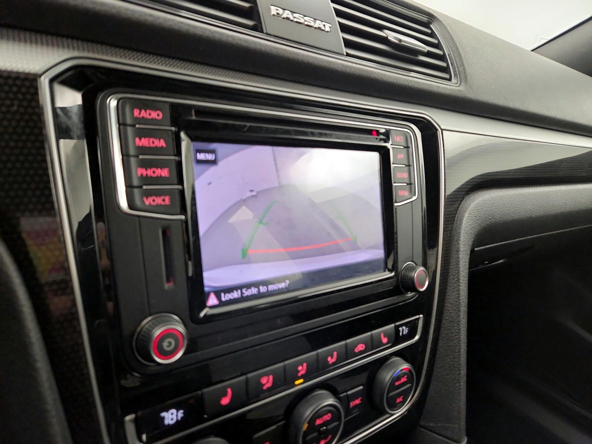 Thumbnail: 2018 Volkswagen Passat - 14