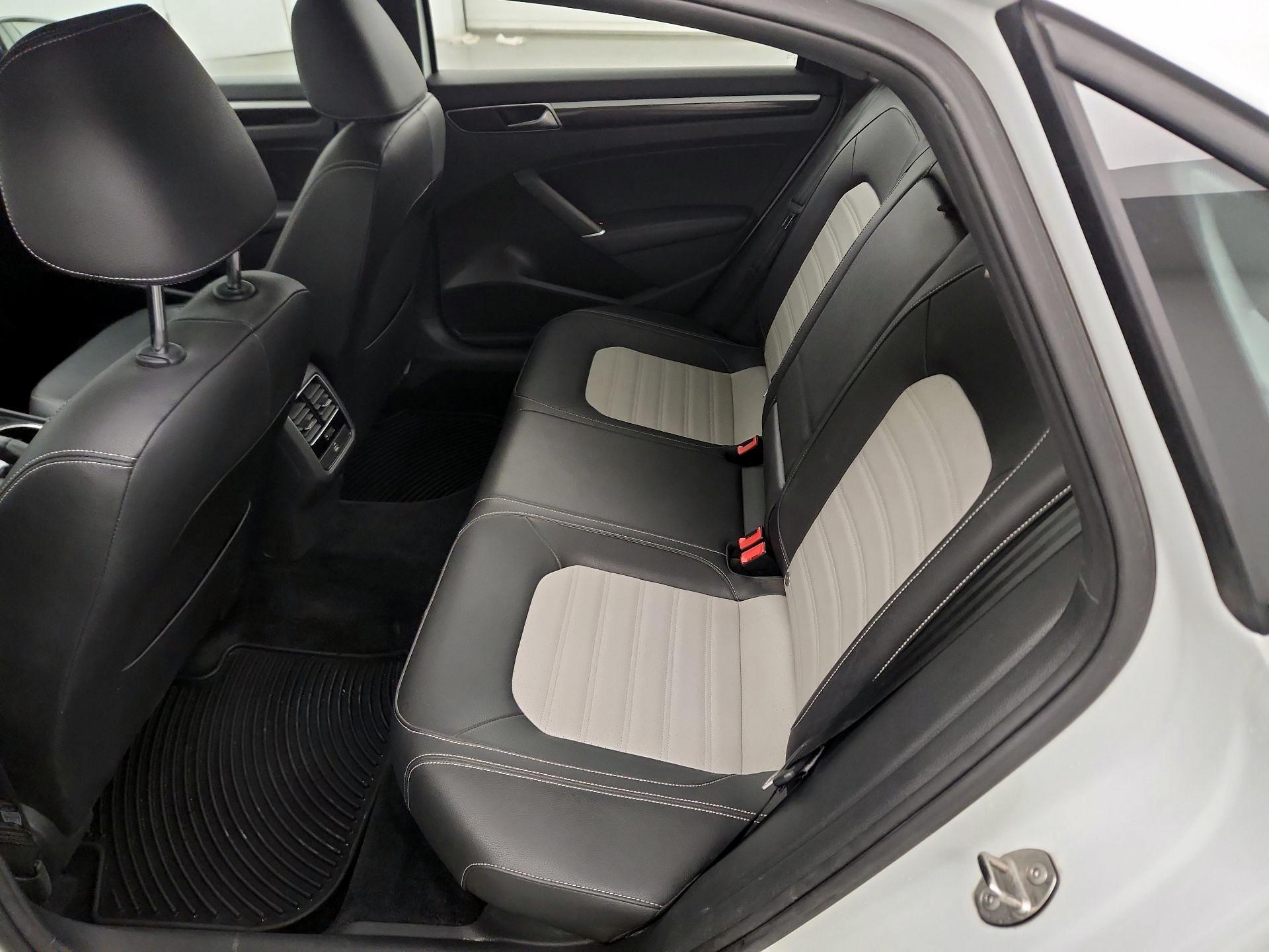 Thumbnail: 2018 Volkswagen Passat - 20