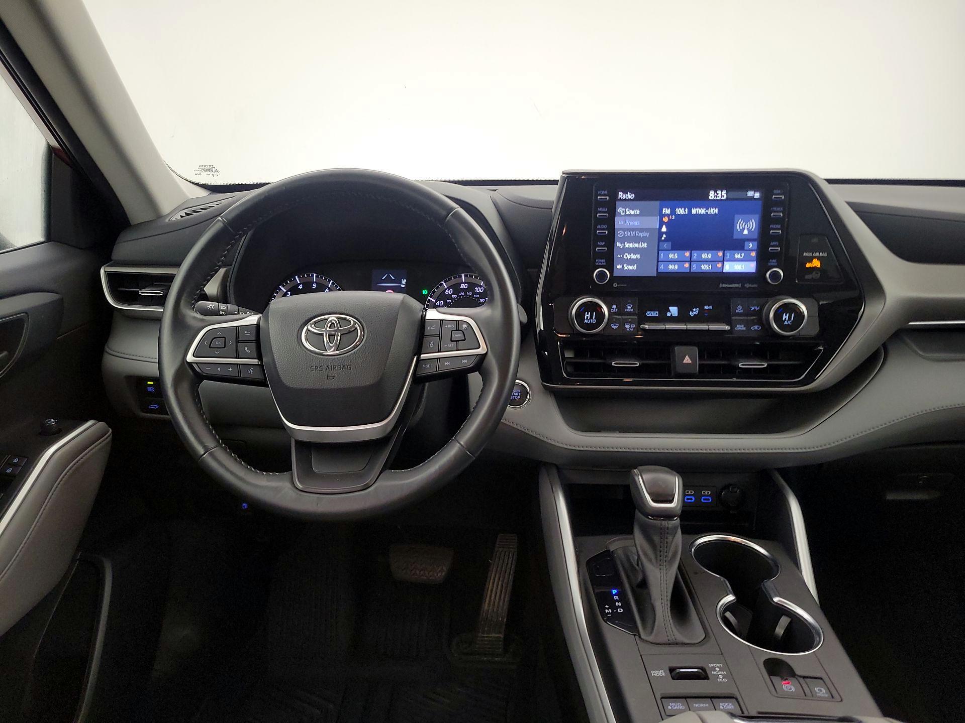 Thumbnail: 2022 Toyota Highlander - 10