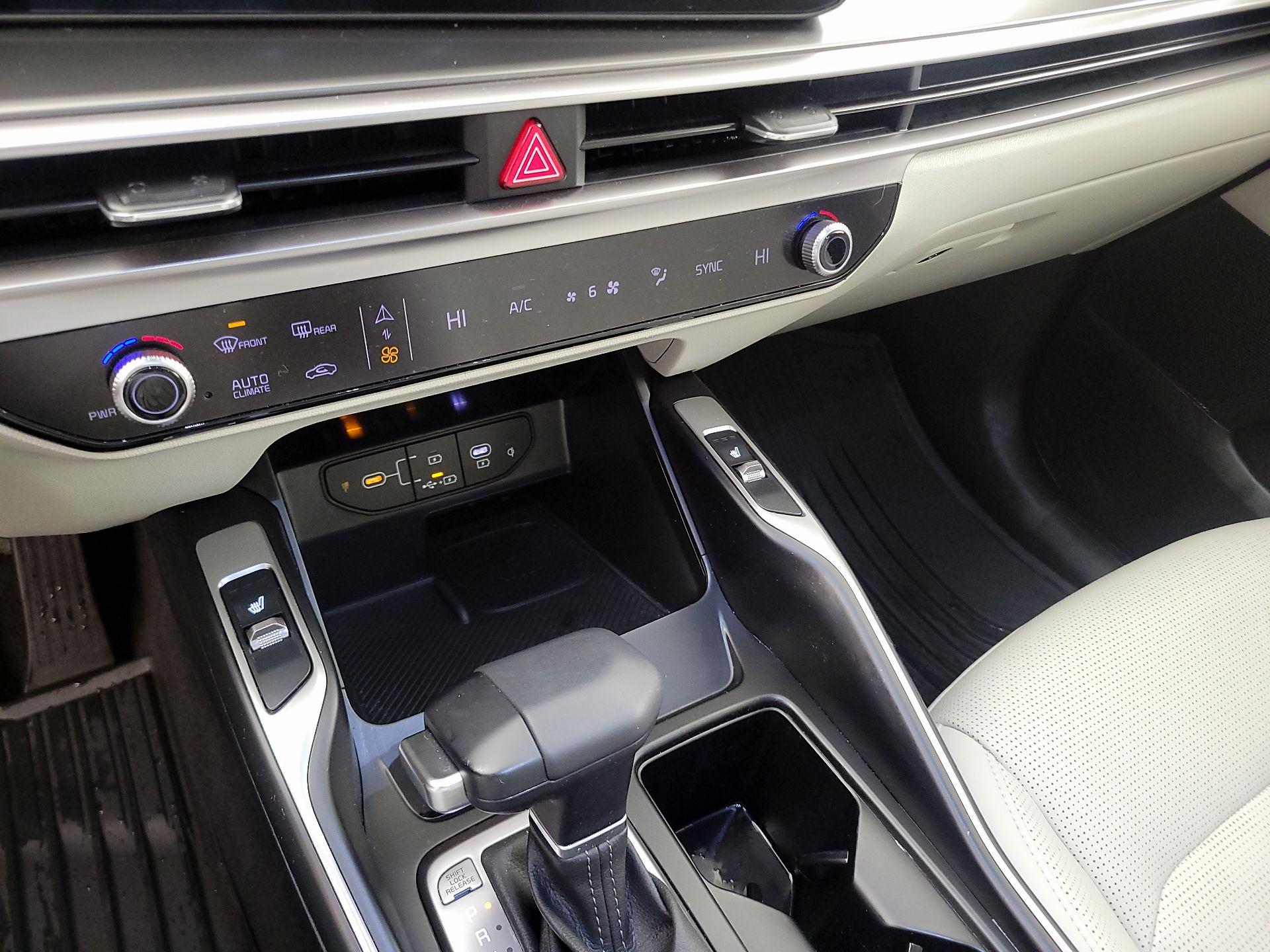 Thumbnail: 2025 Kia Sorento - 17