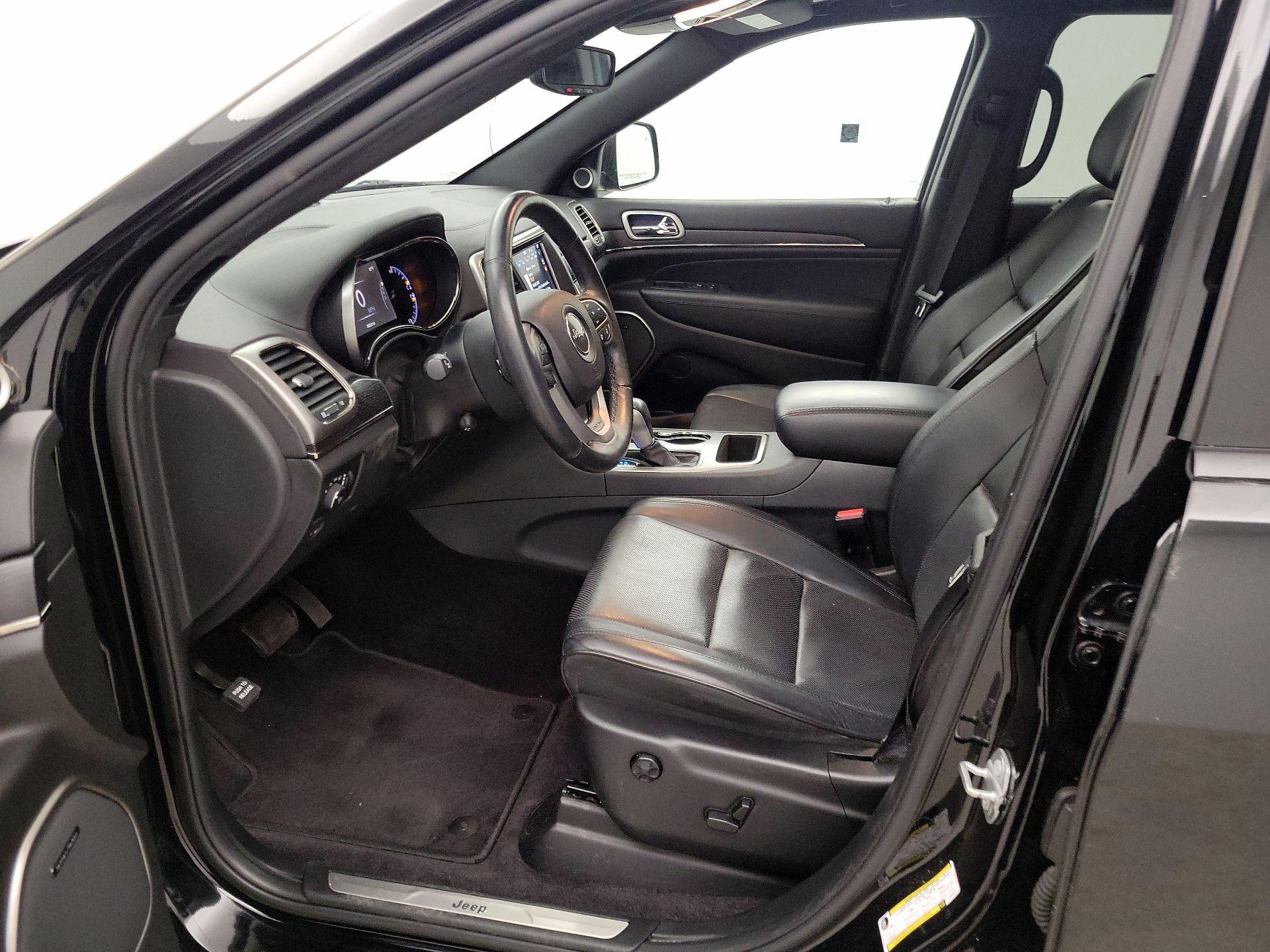 Thumbnail: 2018 Jeep Grand Cherokee - 11