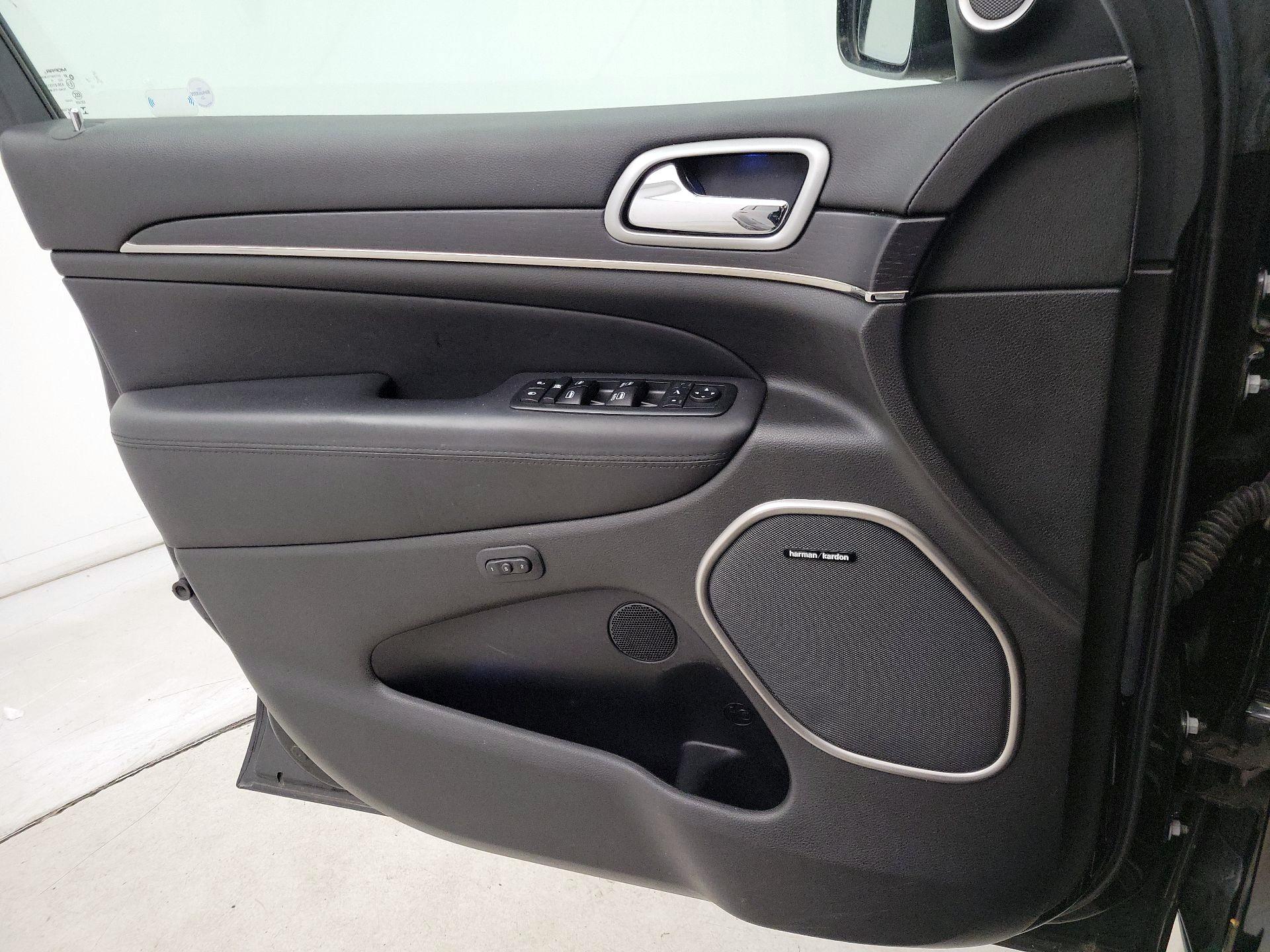 Thumbnail: 2018 Jeep Grand Cherokee - 12