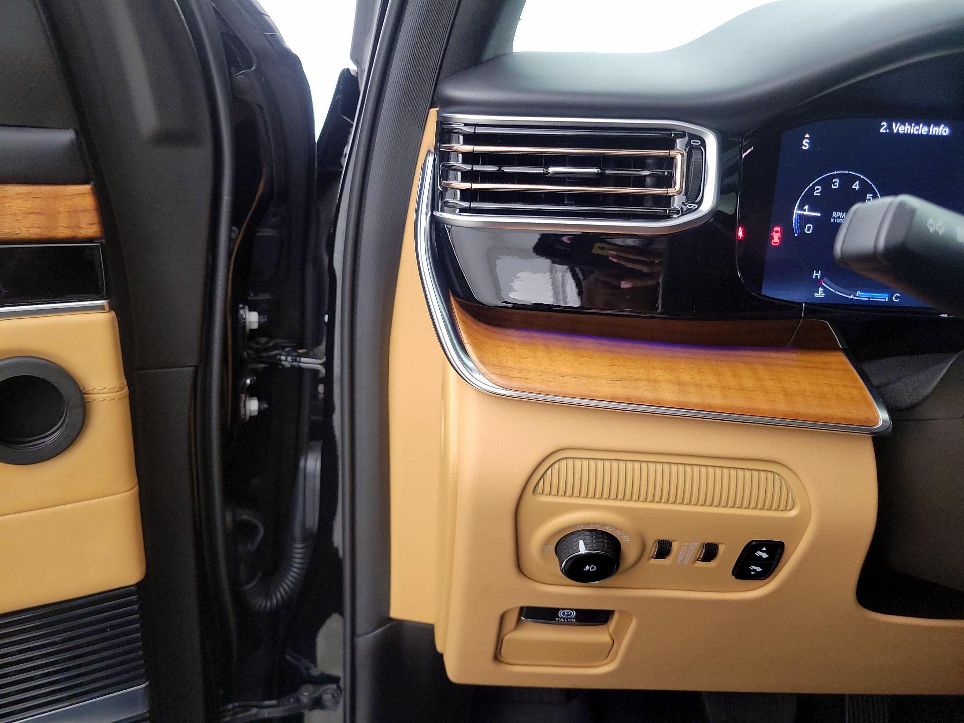 Thumbnail: 2023 Jeep Grand Wagoneer - 13