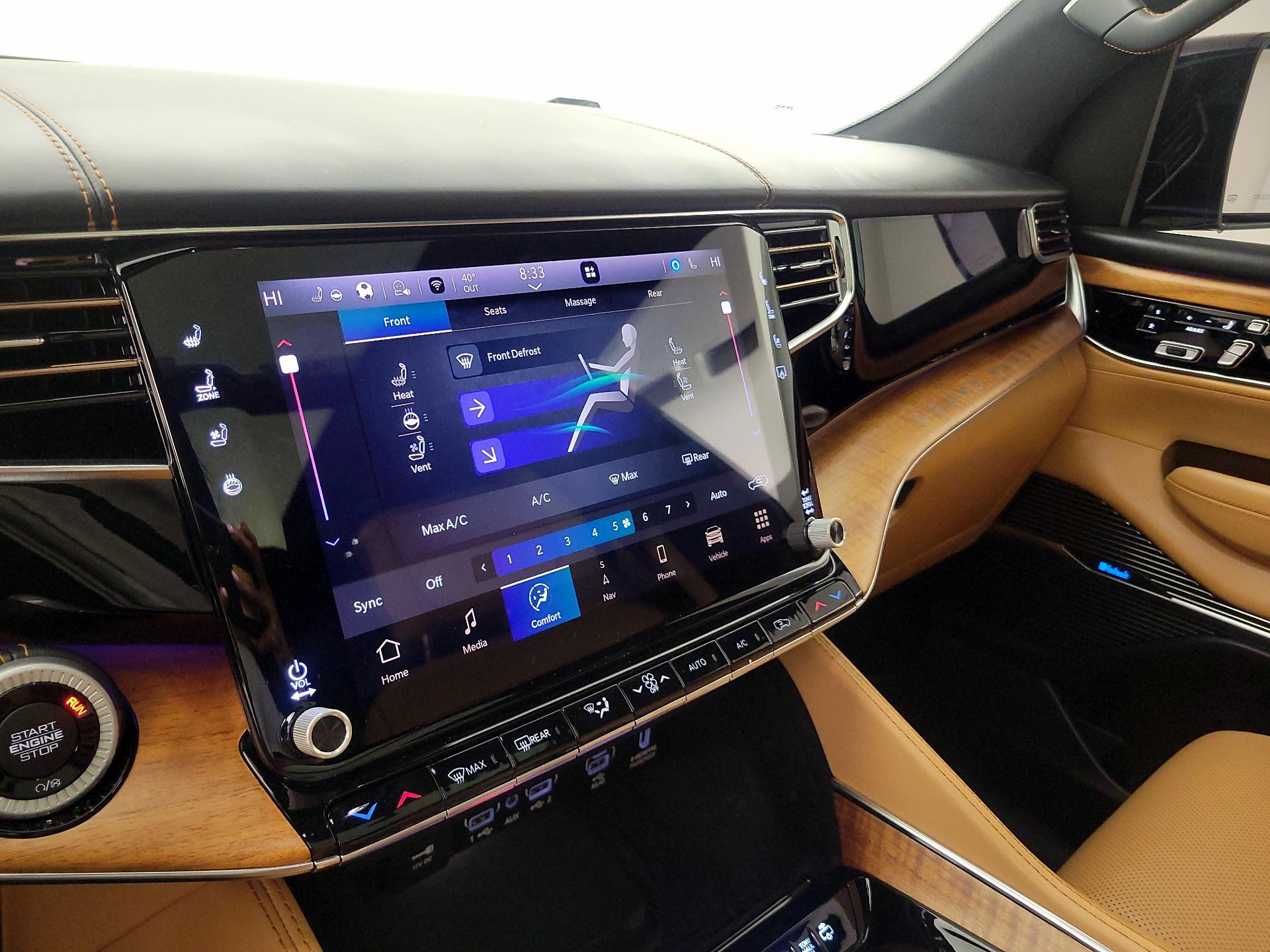 Thumbnail: 2023 Jeep Grand Wagoneer - 17