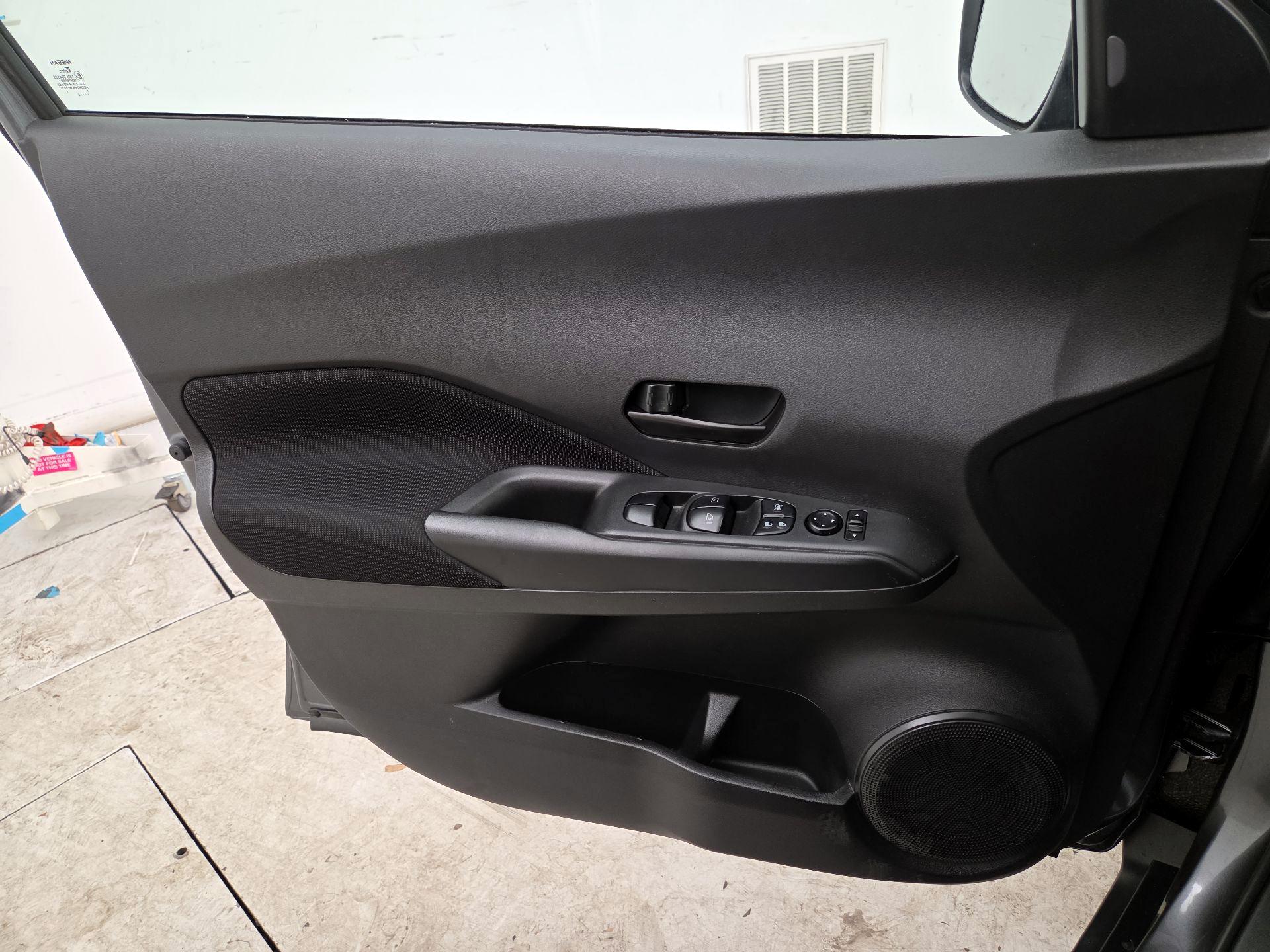 Thumbnail: 2023 Nissan Kicks - 12