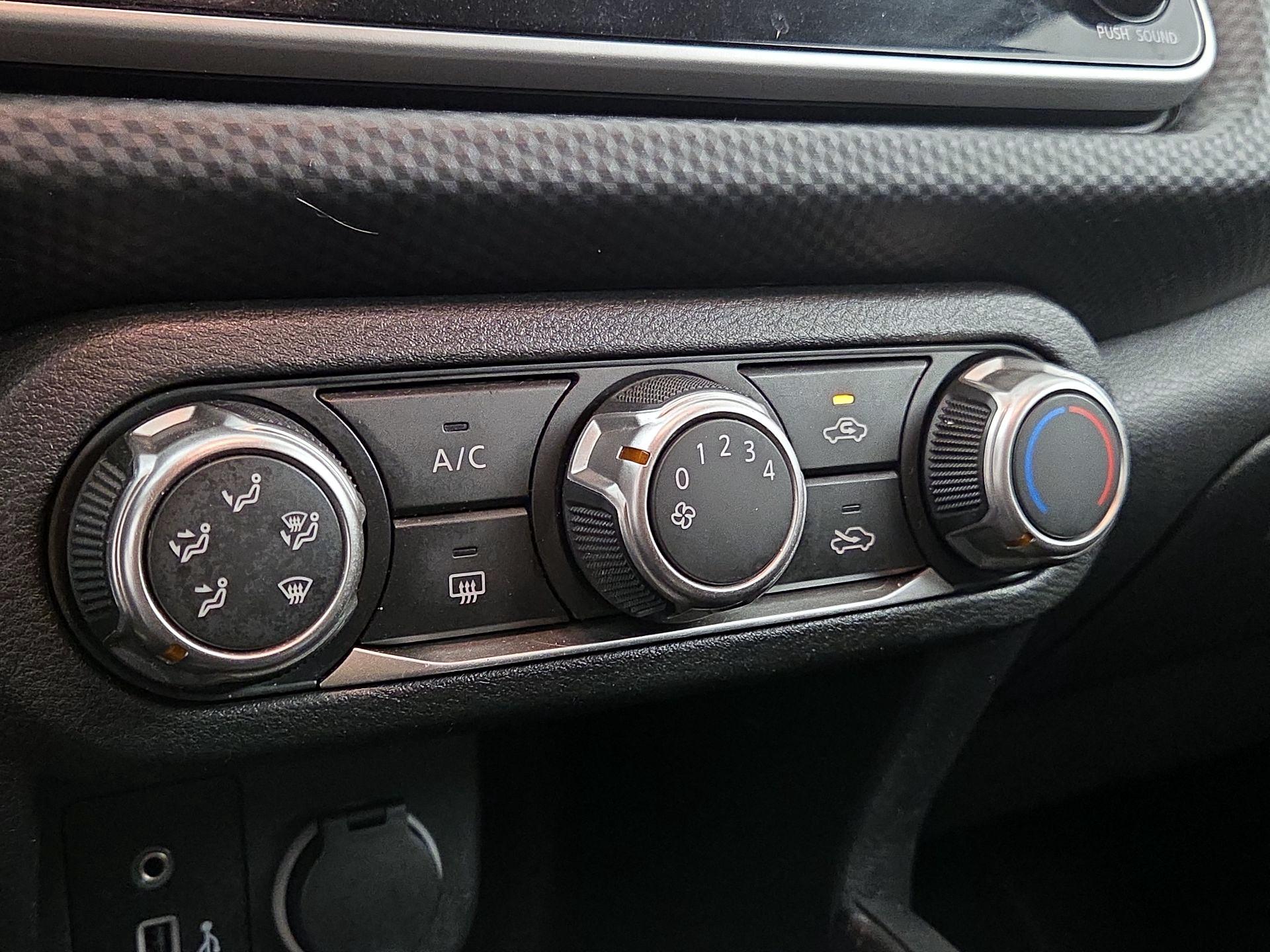 Thumbnail: 2023 Nissan Kicks - 16