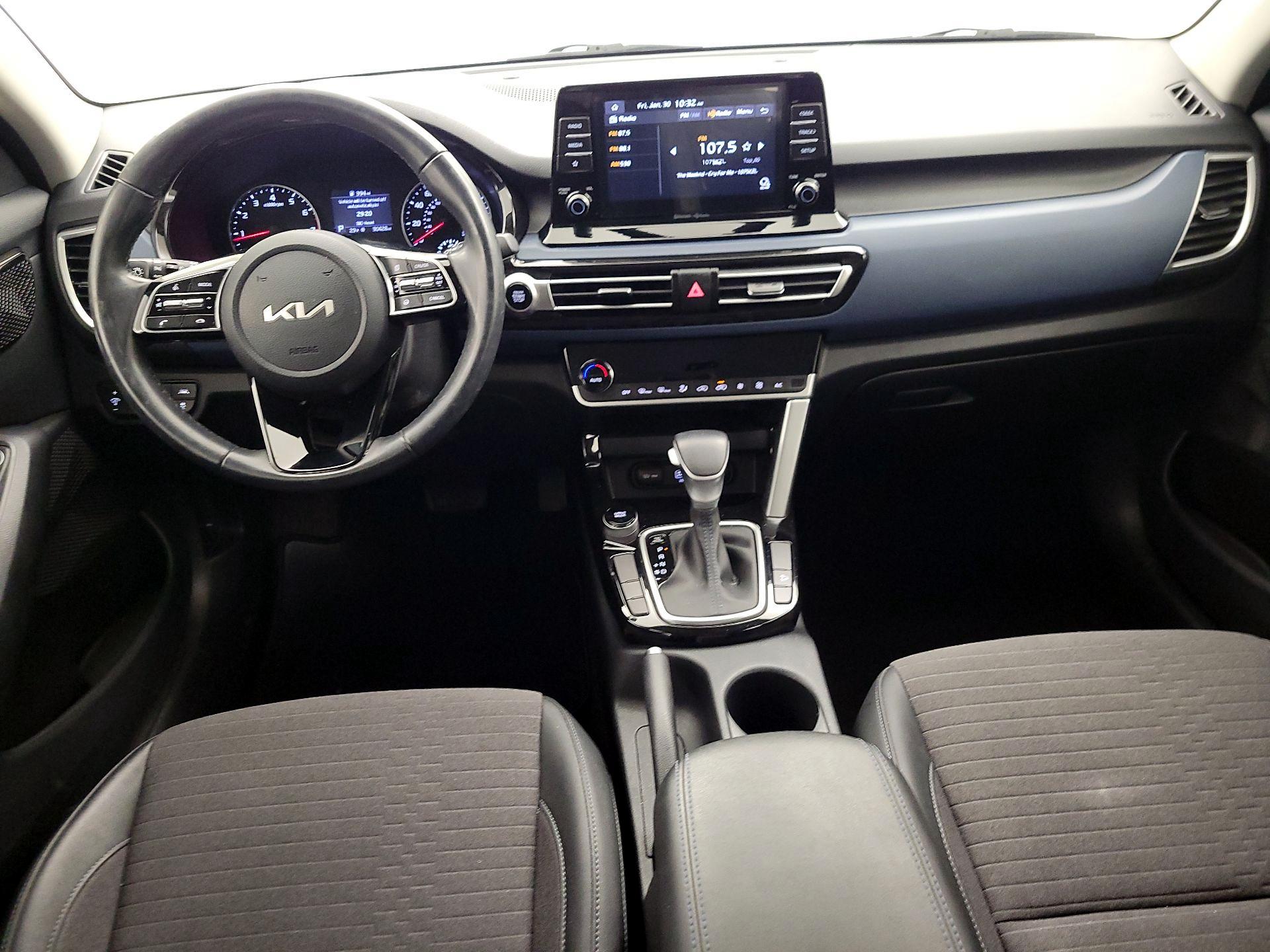 Thumbnail: 2023 Kia Seltos - 9