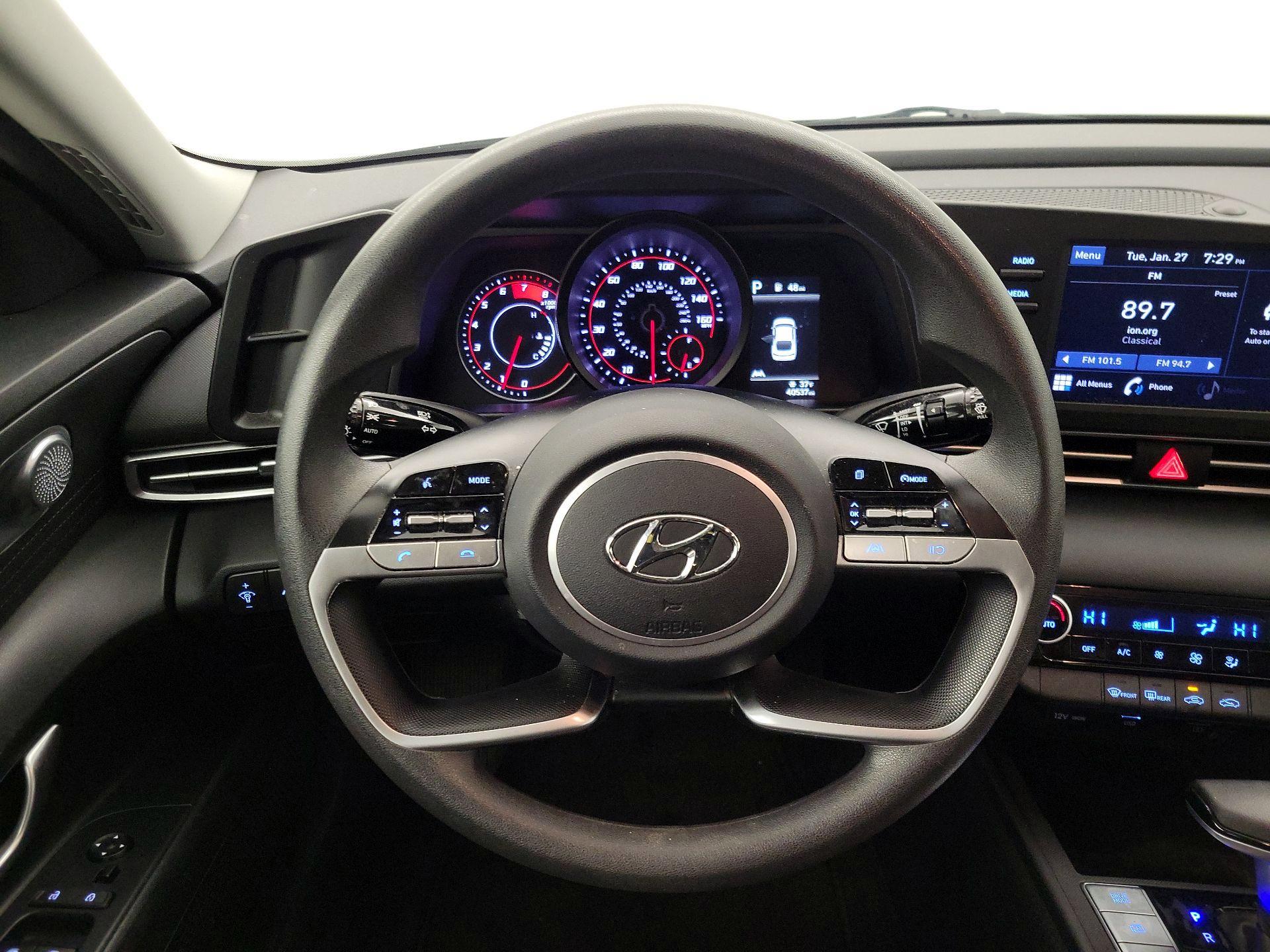 Thumbnail: 2022 Hyundai Elantra - 10