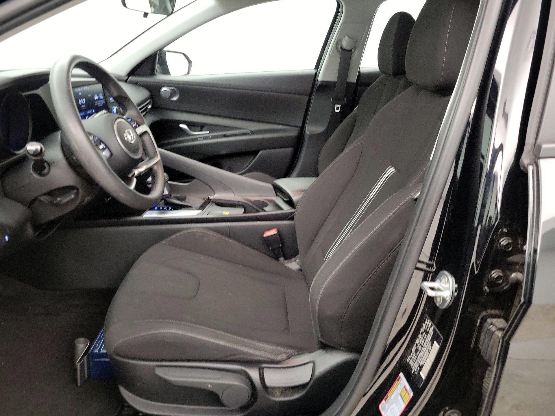 Thumbnail: 2022 Hyundai Elantra - 11