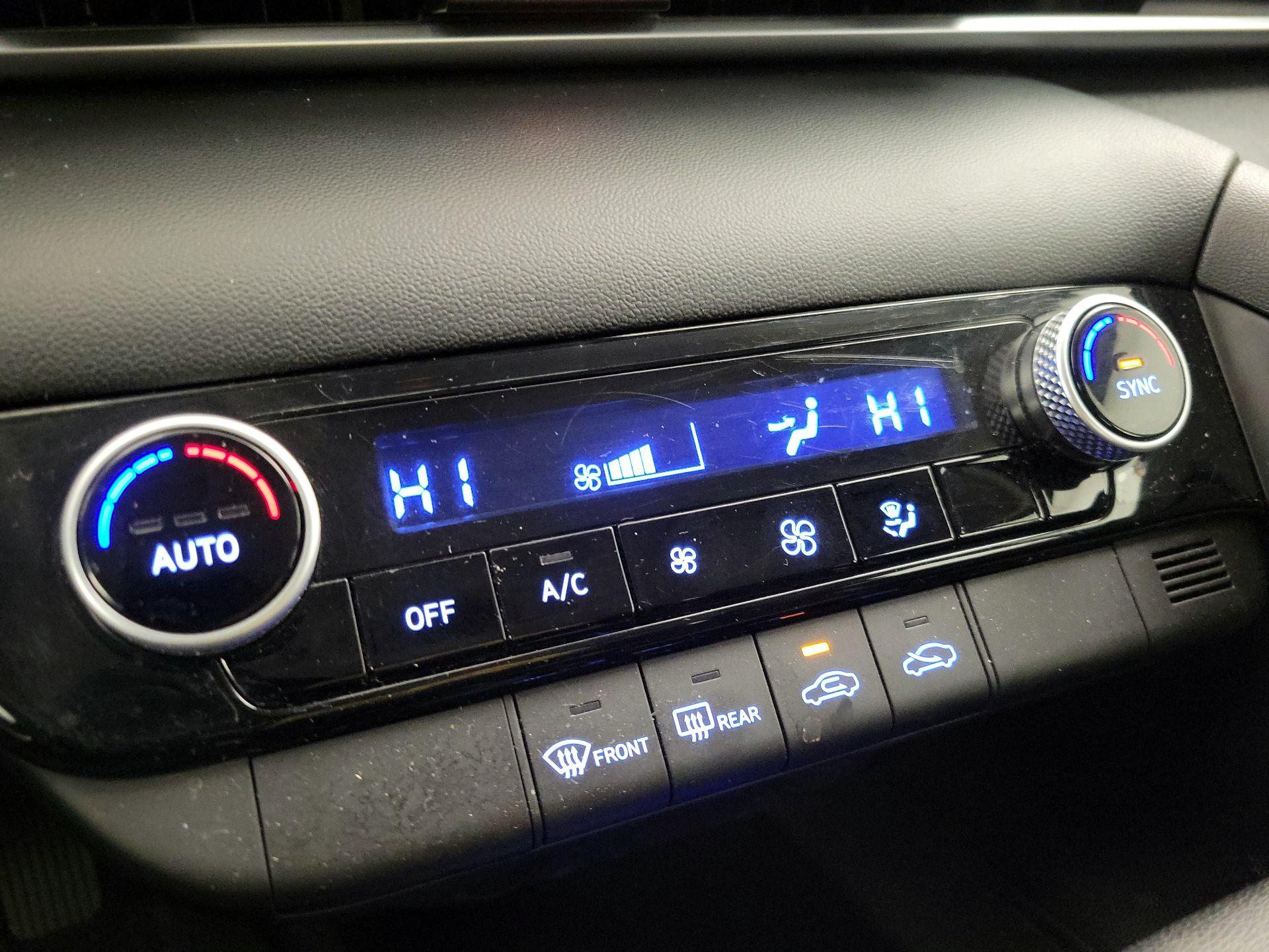 Thumbnail: 2022 Hyundai Elantra - 16