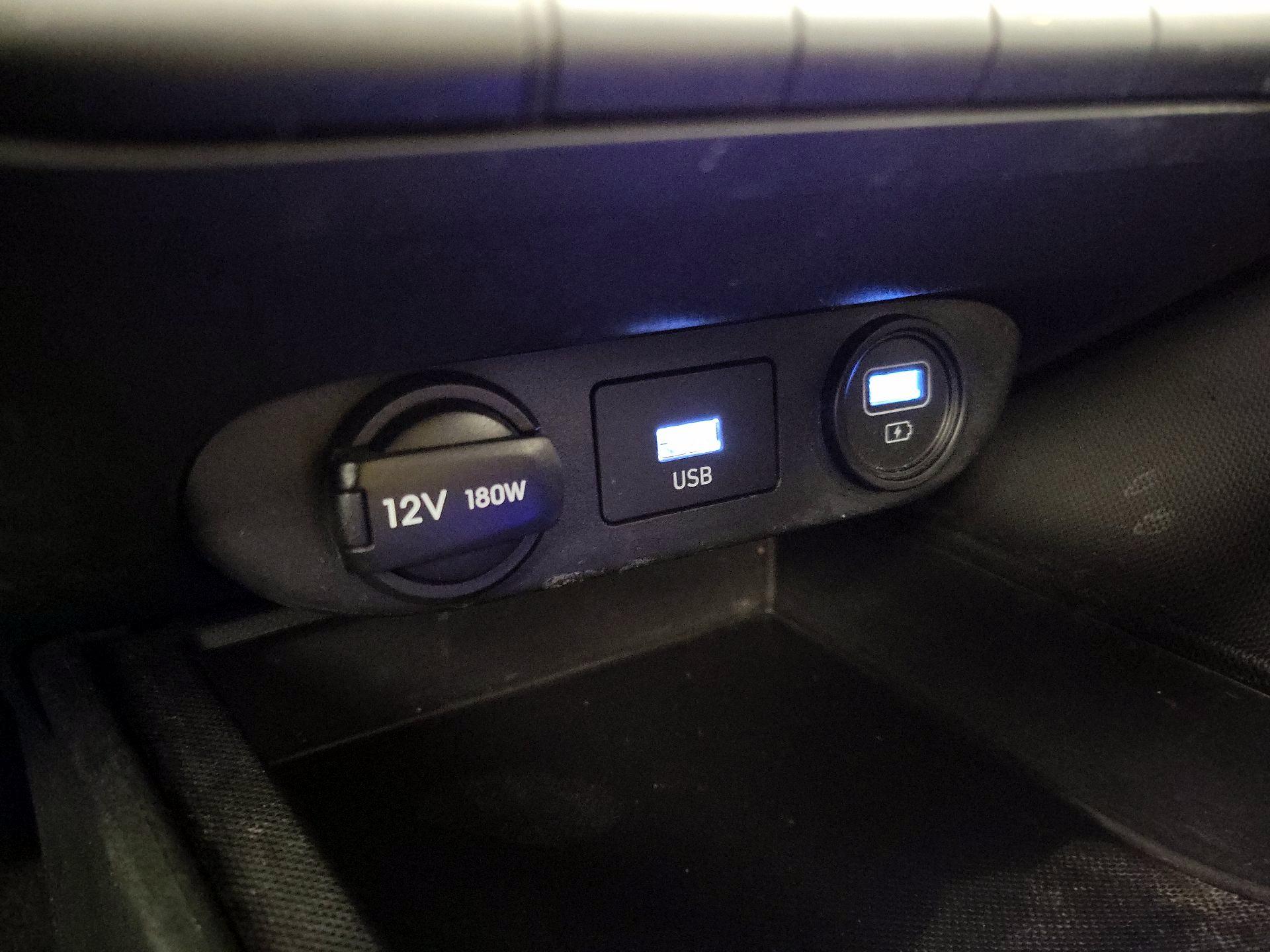 Thumbnail: 2022 Hyundai Elantra - 18