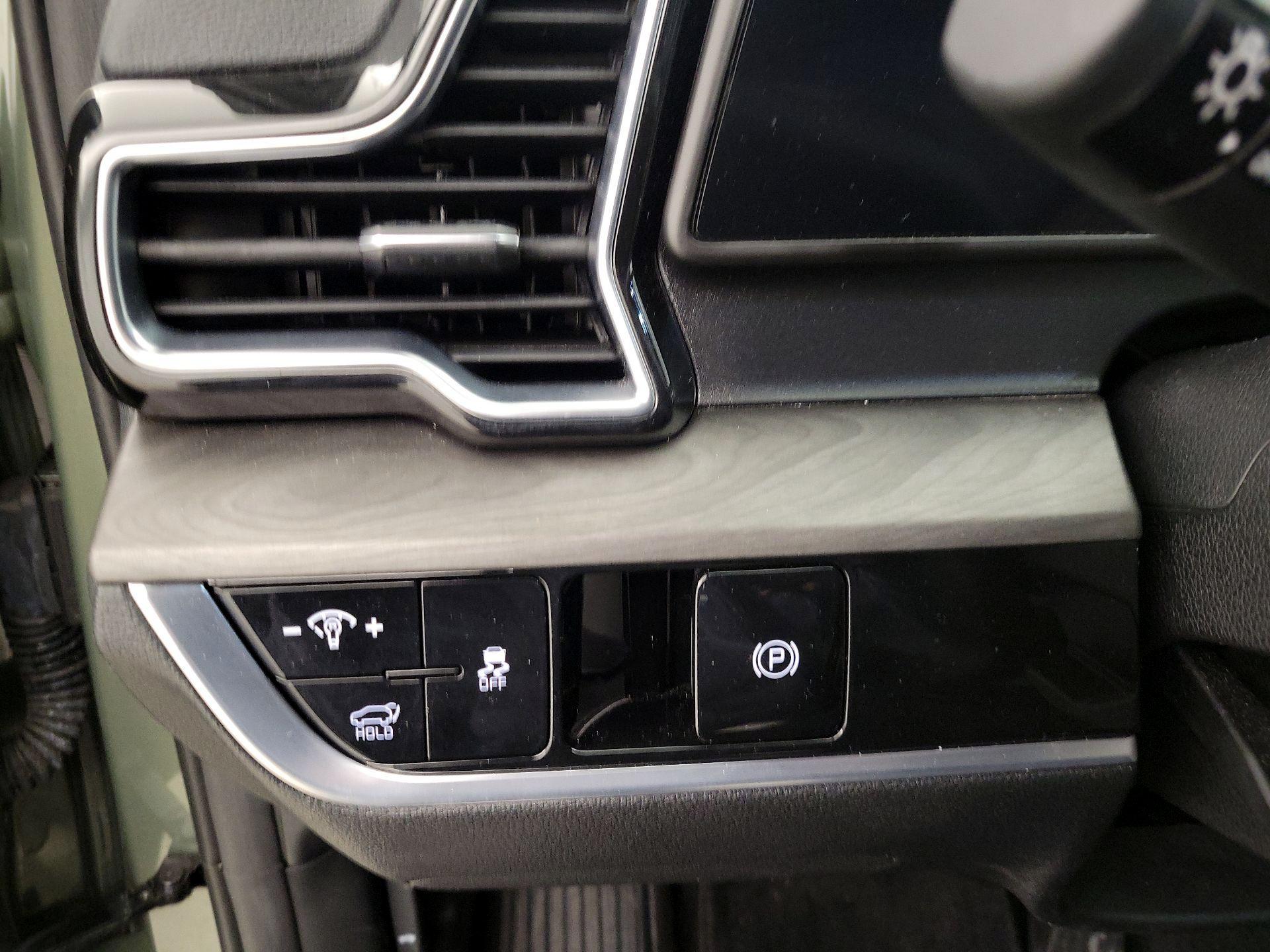 Thumbnail: 2024 Kia Sportage - 13