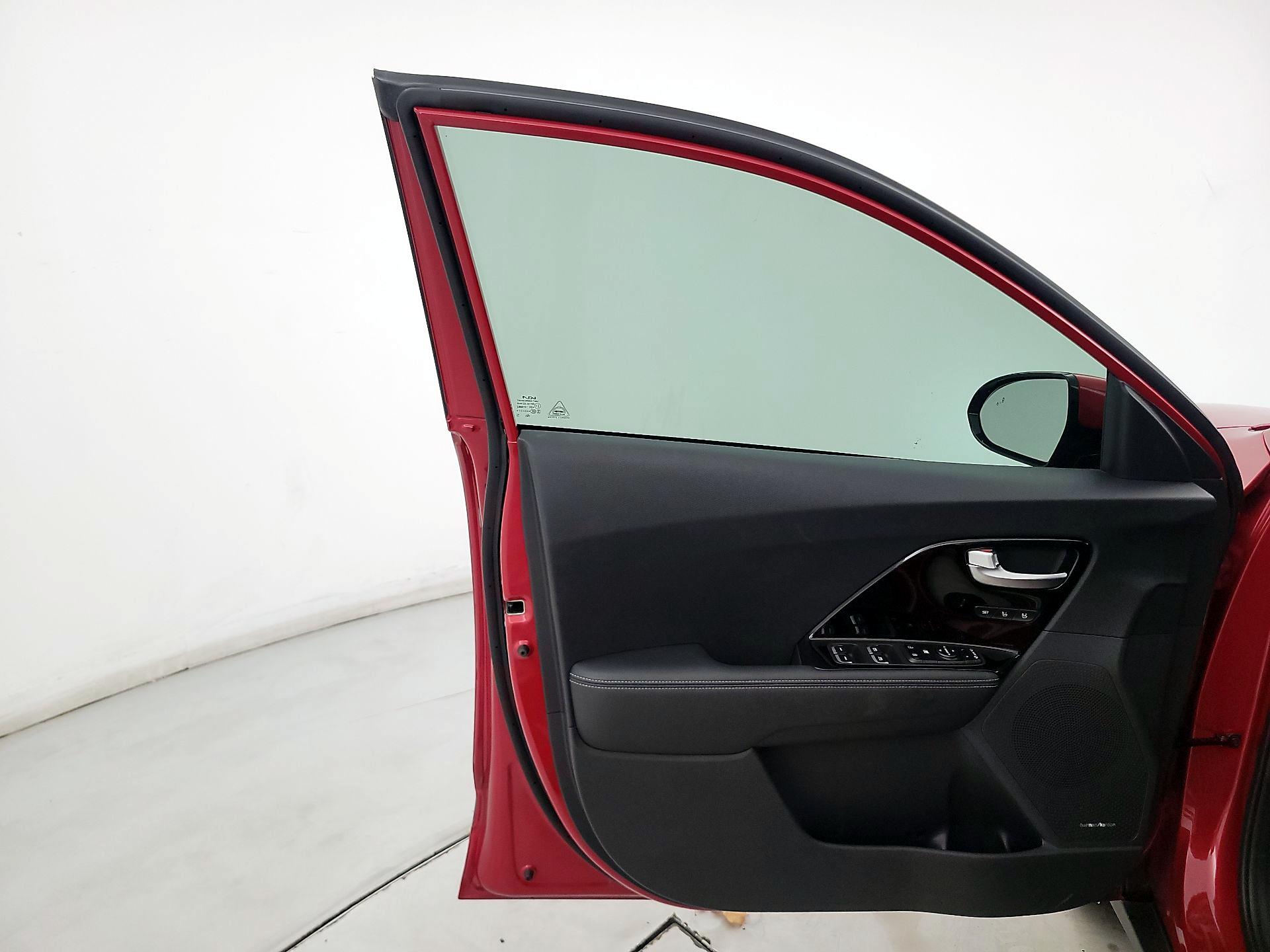 Thumbnail: 2022 Kia Niro - 12