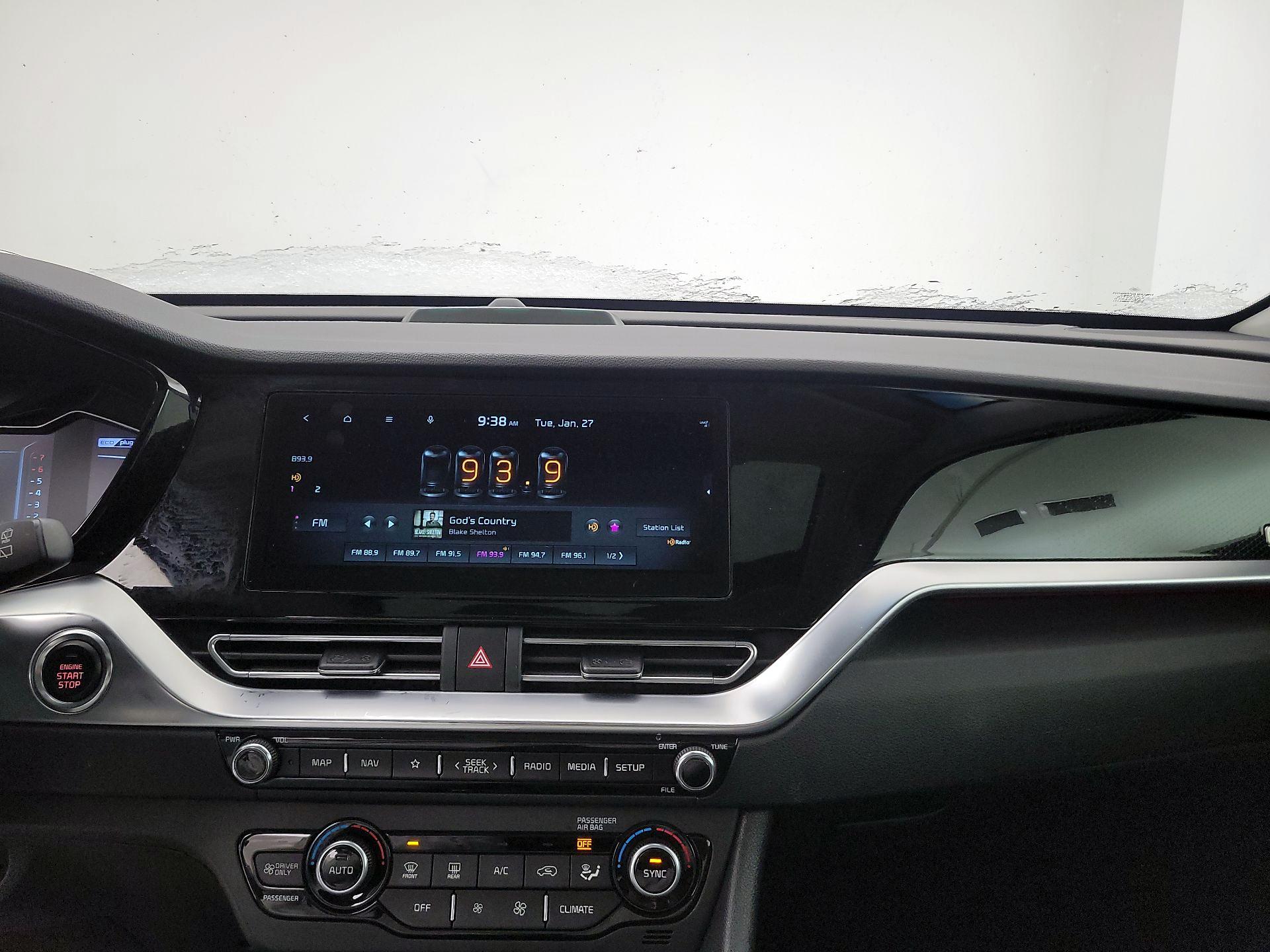 Thumbnail: 2022 Kia Niro - 16