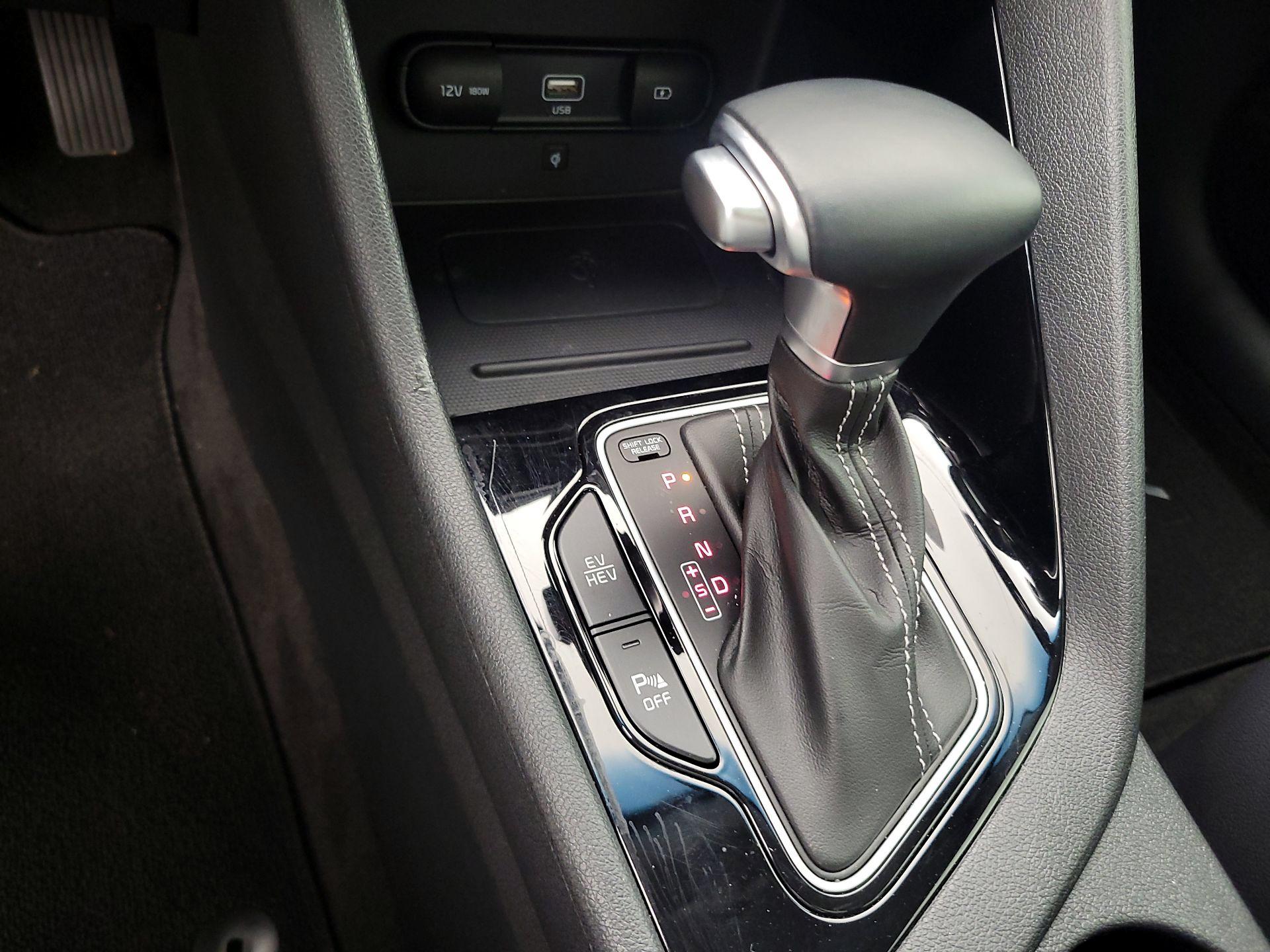 Thumbnail: 2022 Kia Niro - 18