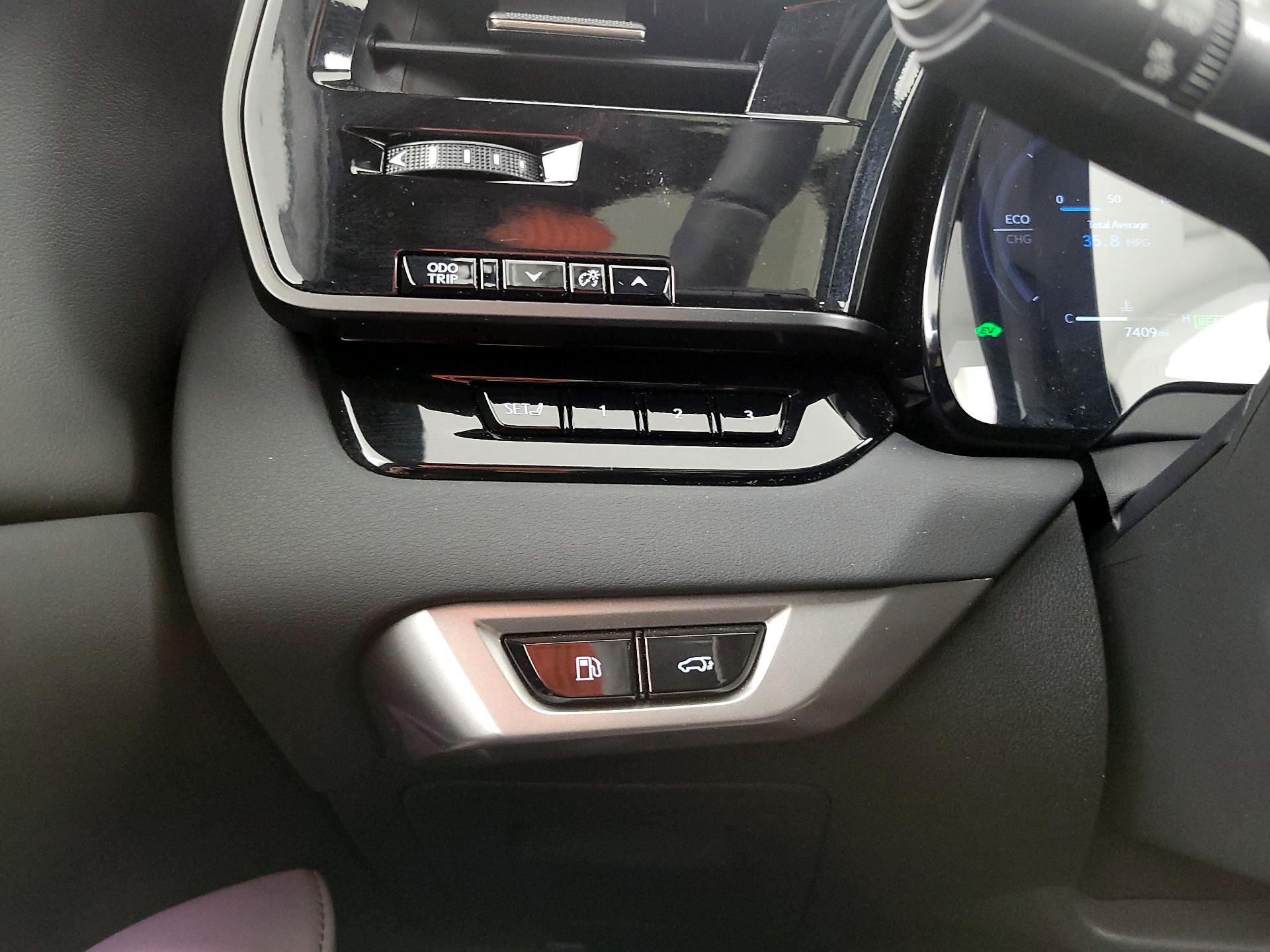 Thumbnail: 2025 Lexus RX - 13