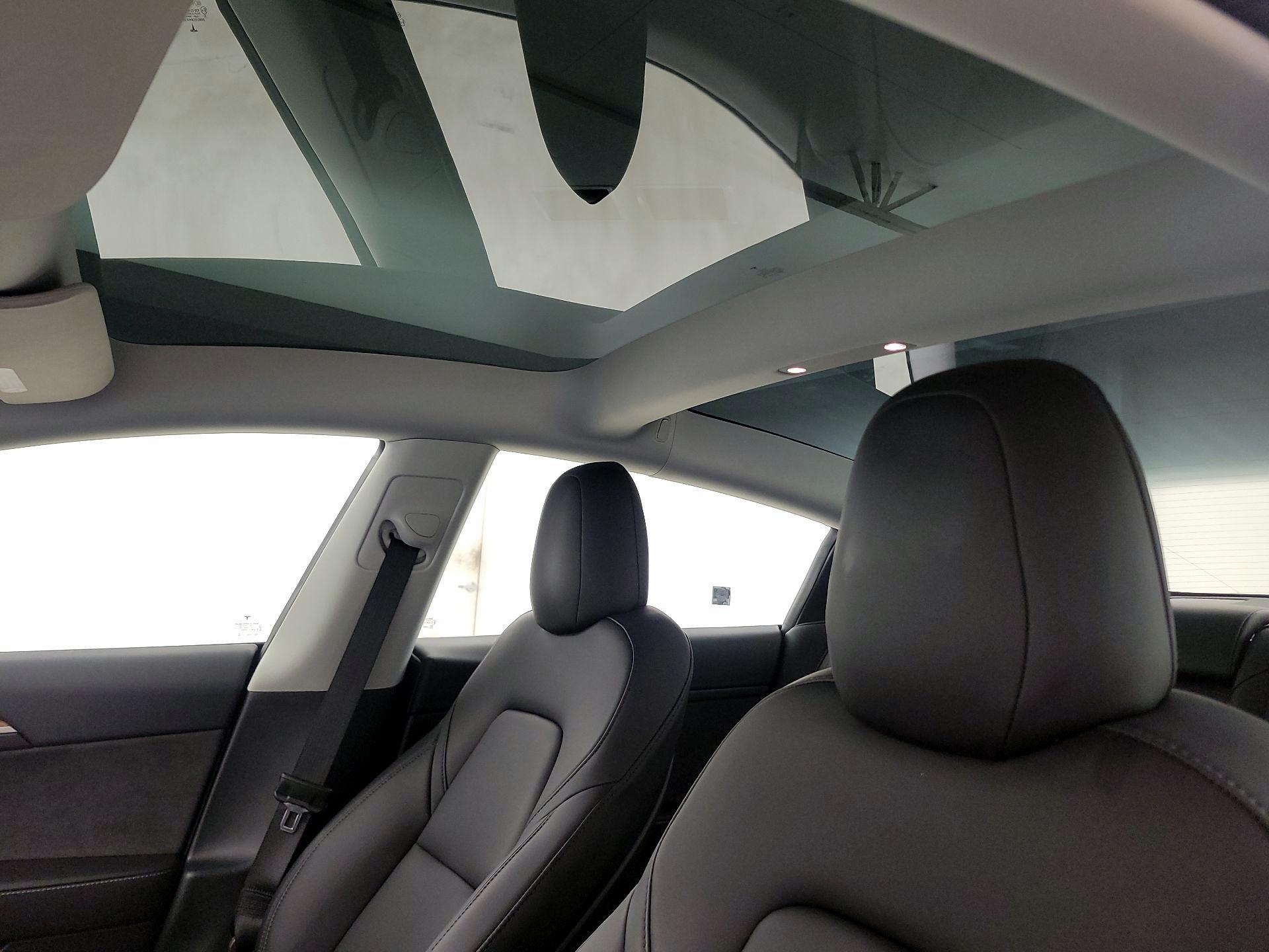 Thumbnail: 2023 Tesla Model 3 - 19