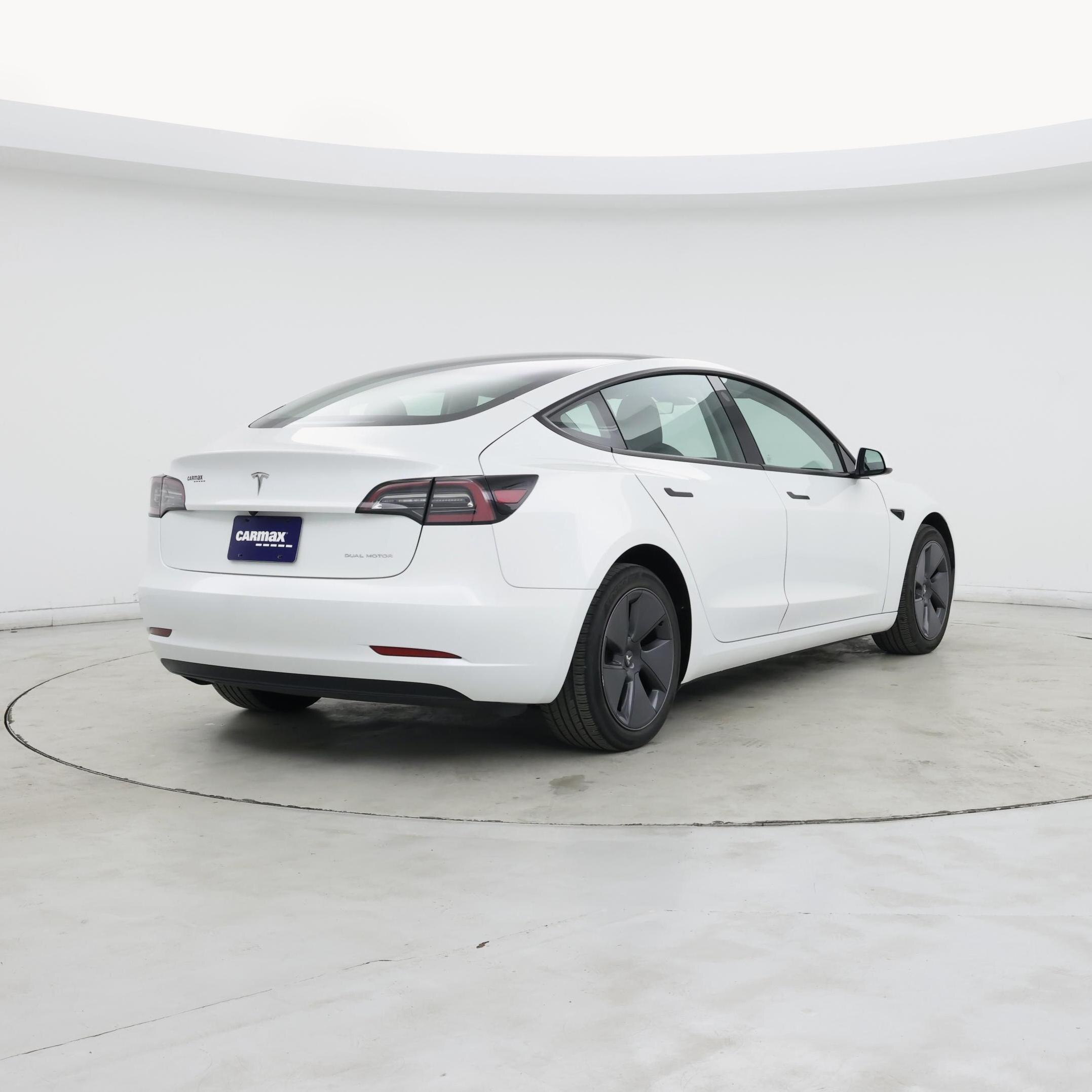 Thumbnail: 2023 Tesla Model 3 - 8