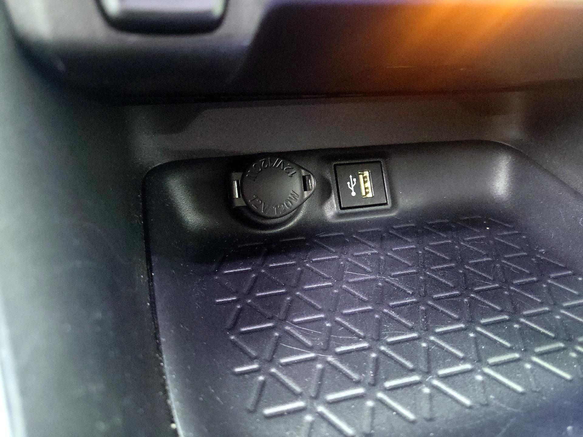 Thumbnail: 2025 Toyota RAV4 - 18