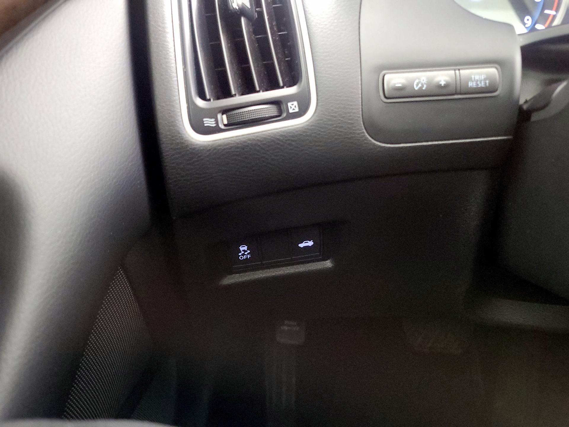 Thumbnail: 2018 INFINITI Q50 - 13