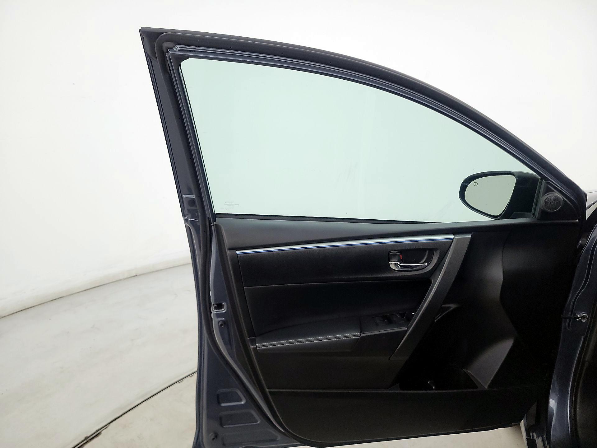 Thumbnail: 2016 Toyota Corolla - 12