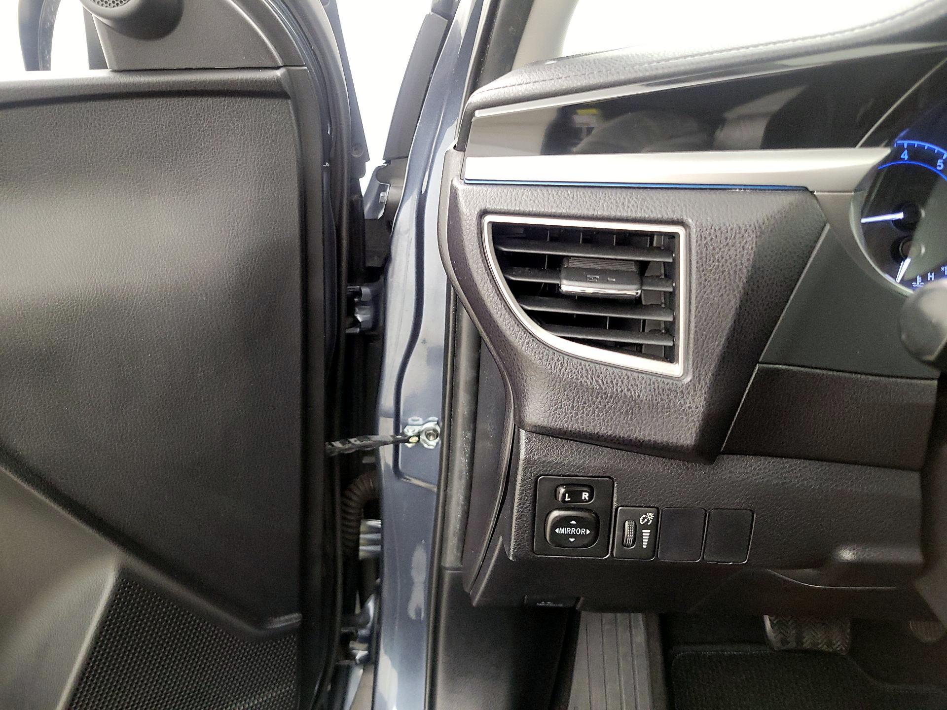 Thumbnail: 2016 Toyota Corolla - 13