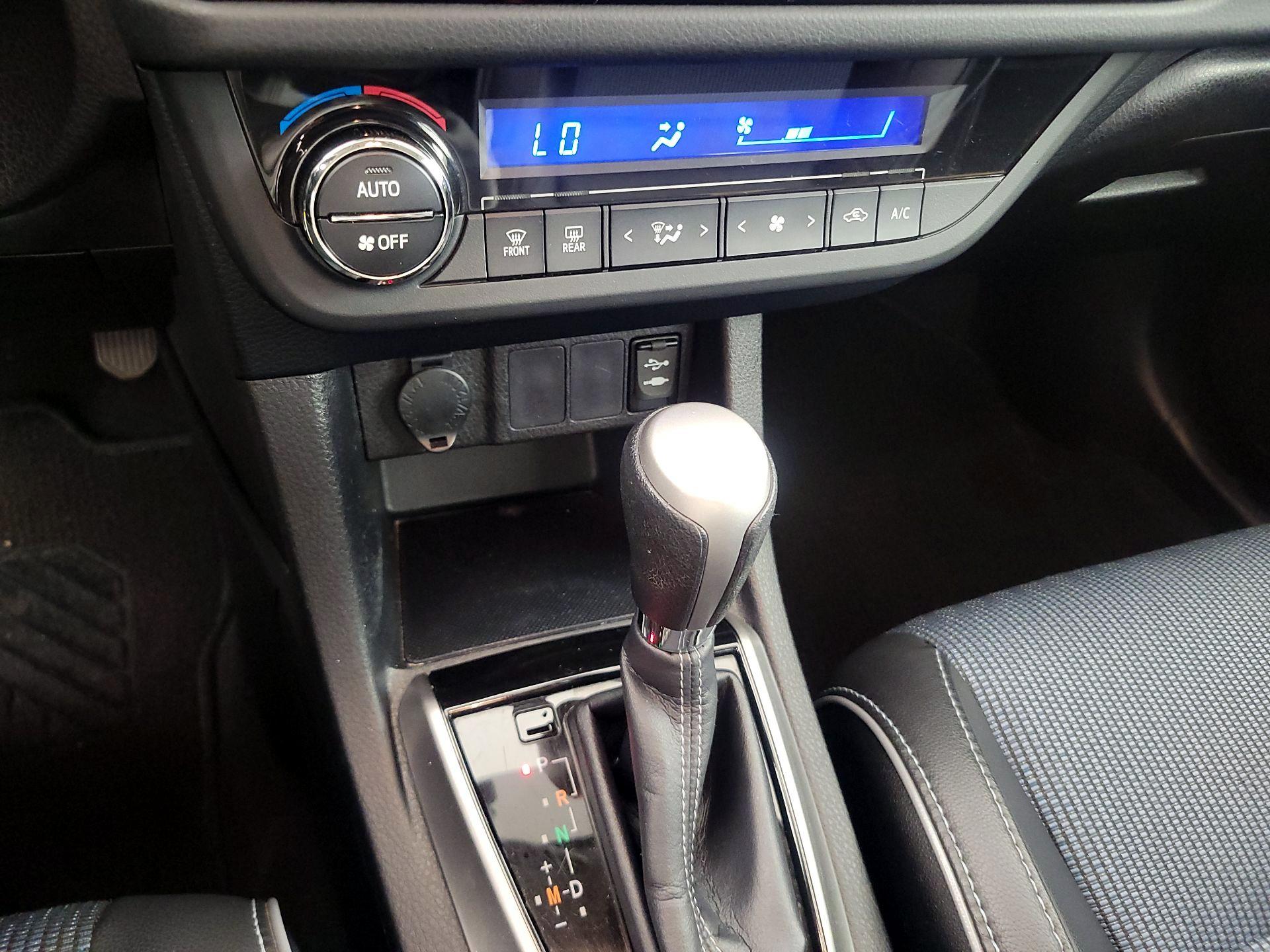 Thumbnail: 2016 Toyota Corolla - 16