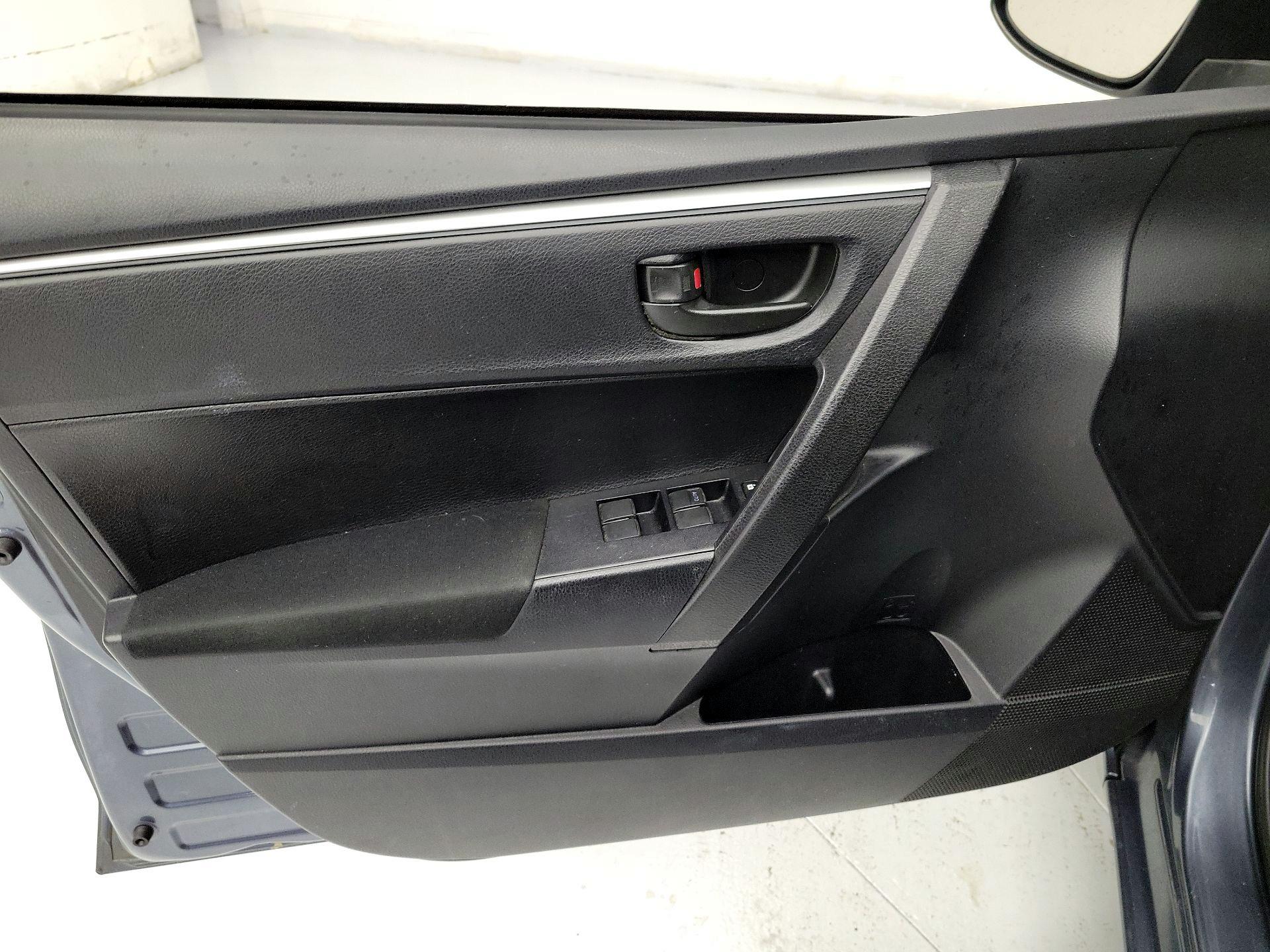 Thumbnail: 2014 Toyota Corolla - 12