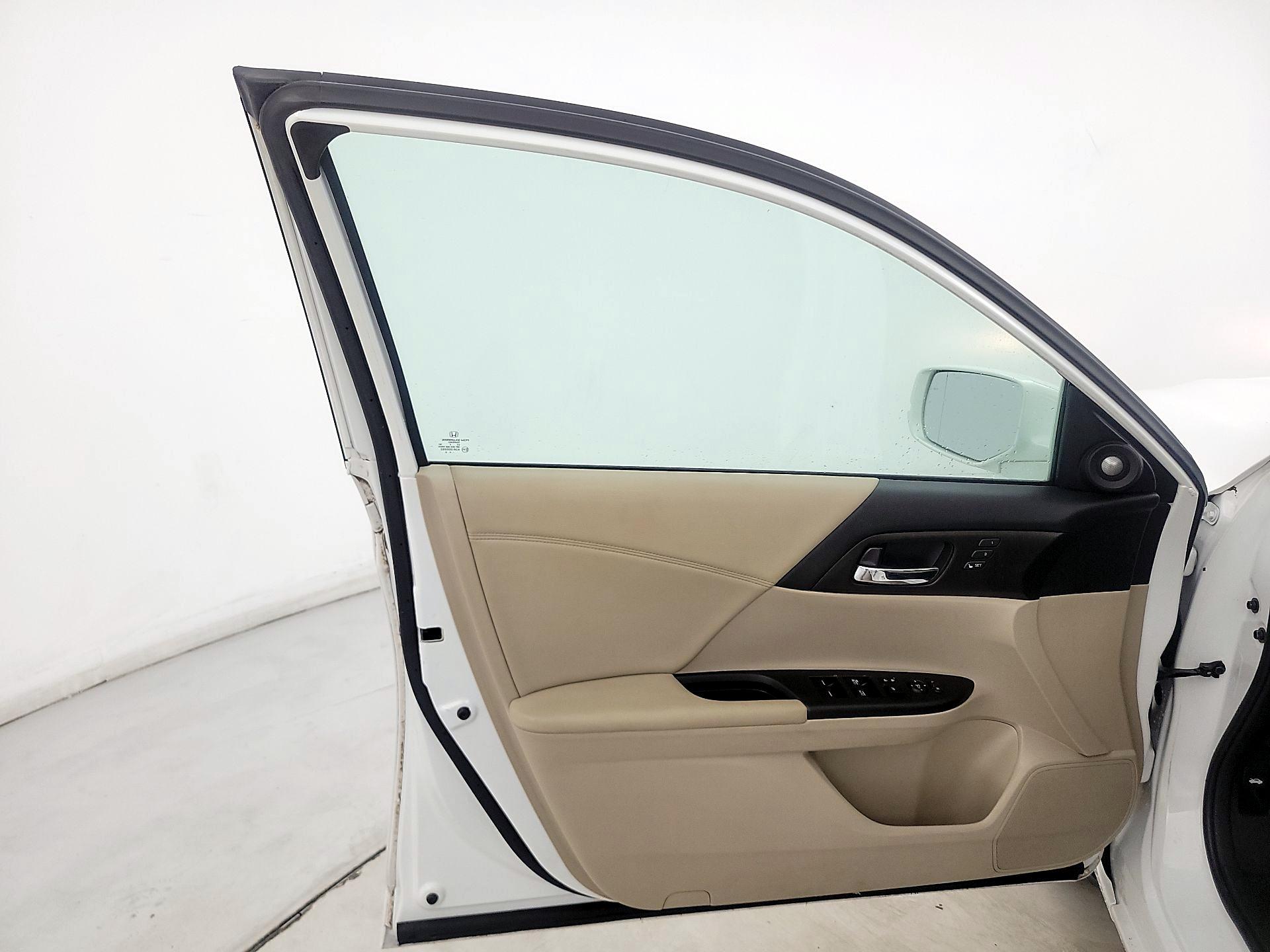 Thumbnail: 2015 Honda Accord - 12