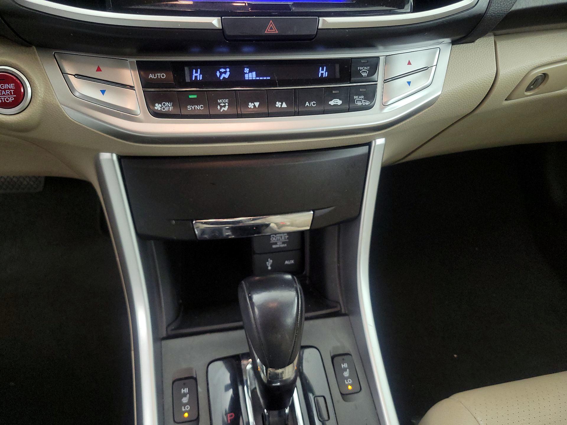 Thumbnail: 2015 Honda Accord - 16