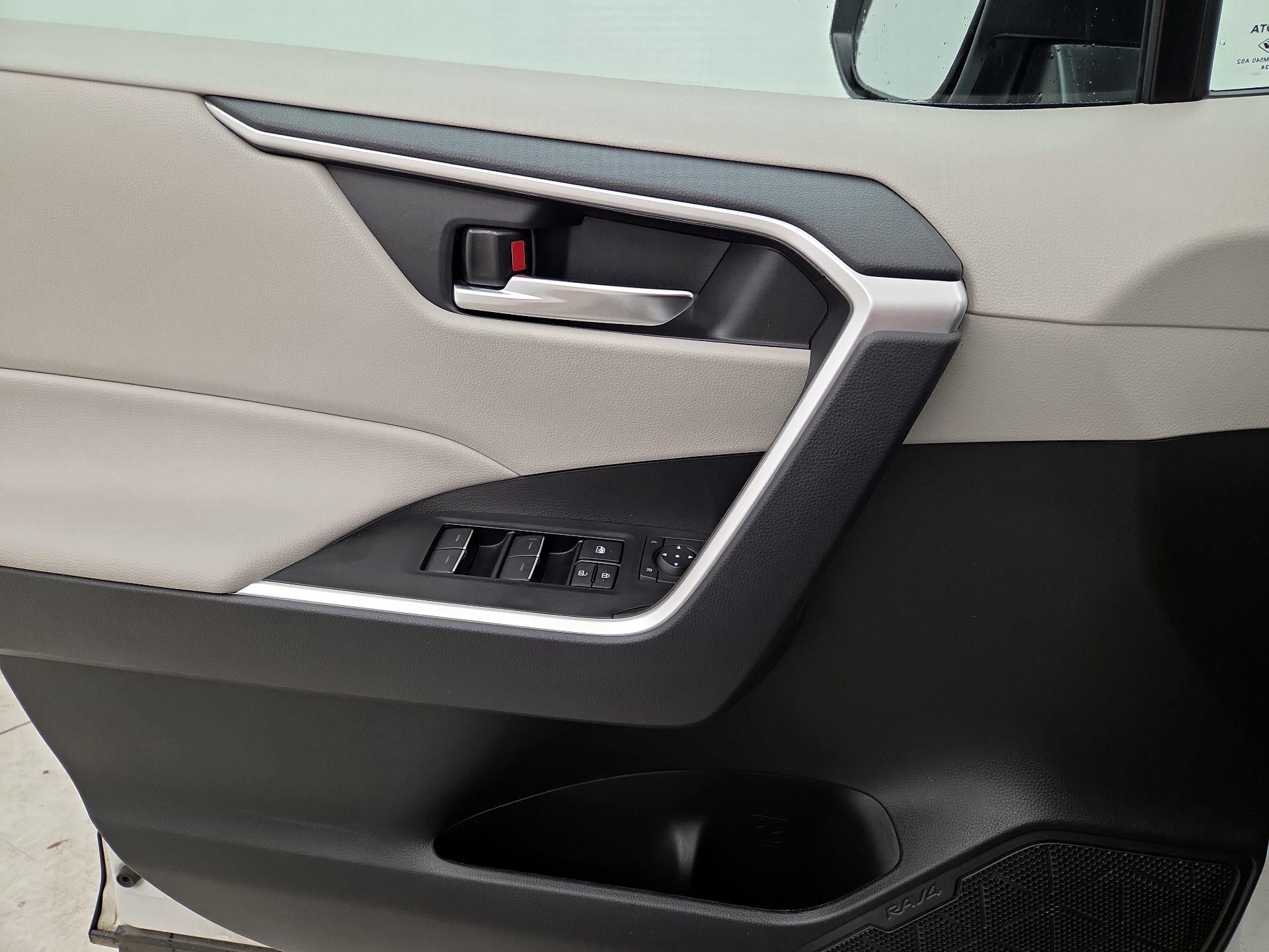 Thumbnail: 2024 Toyota RAV4 - 12