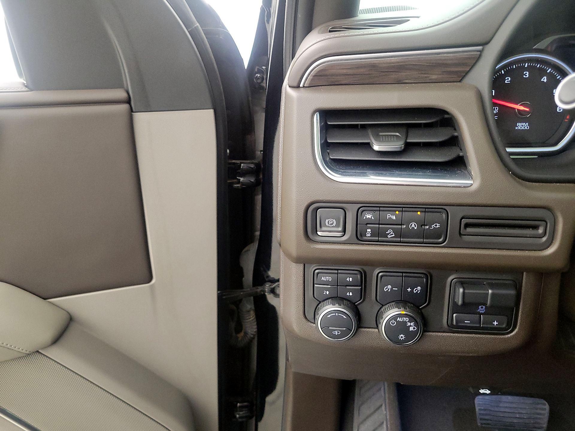 Thumbnail: 2021 Chevrolet Suburban - 13