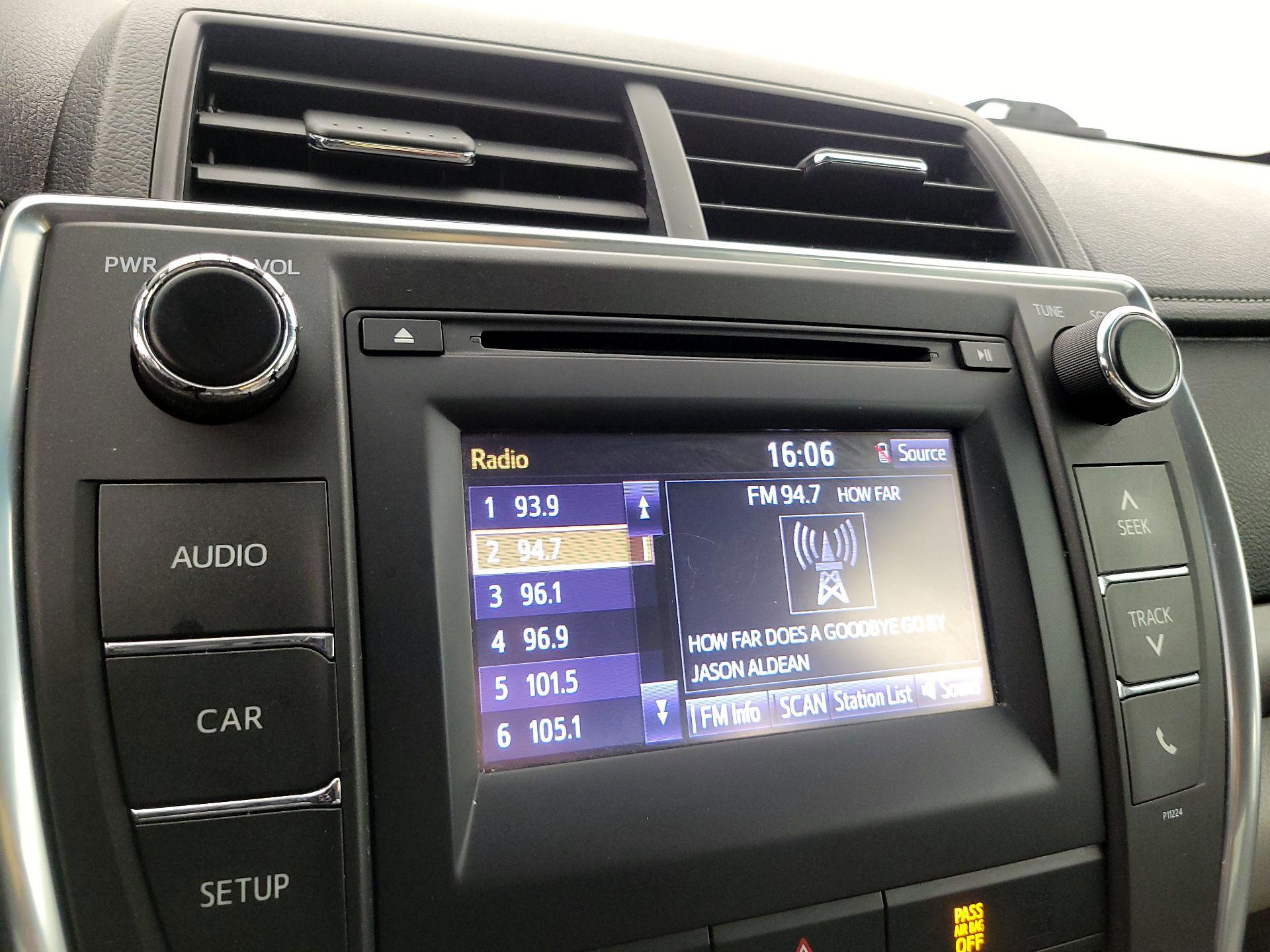 Thumbnail: 2016 Toyota Camry - 15