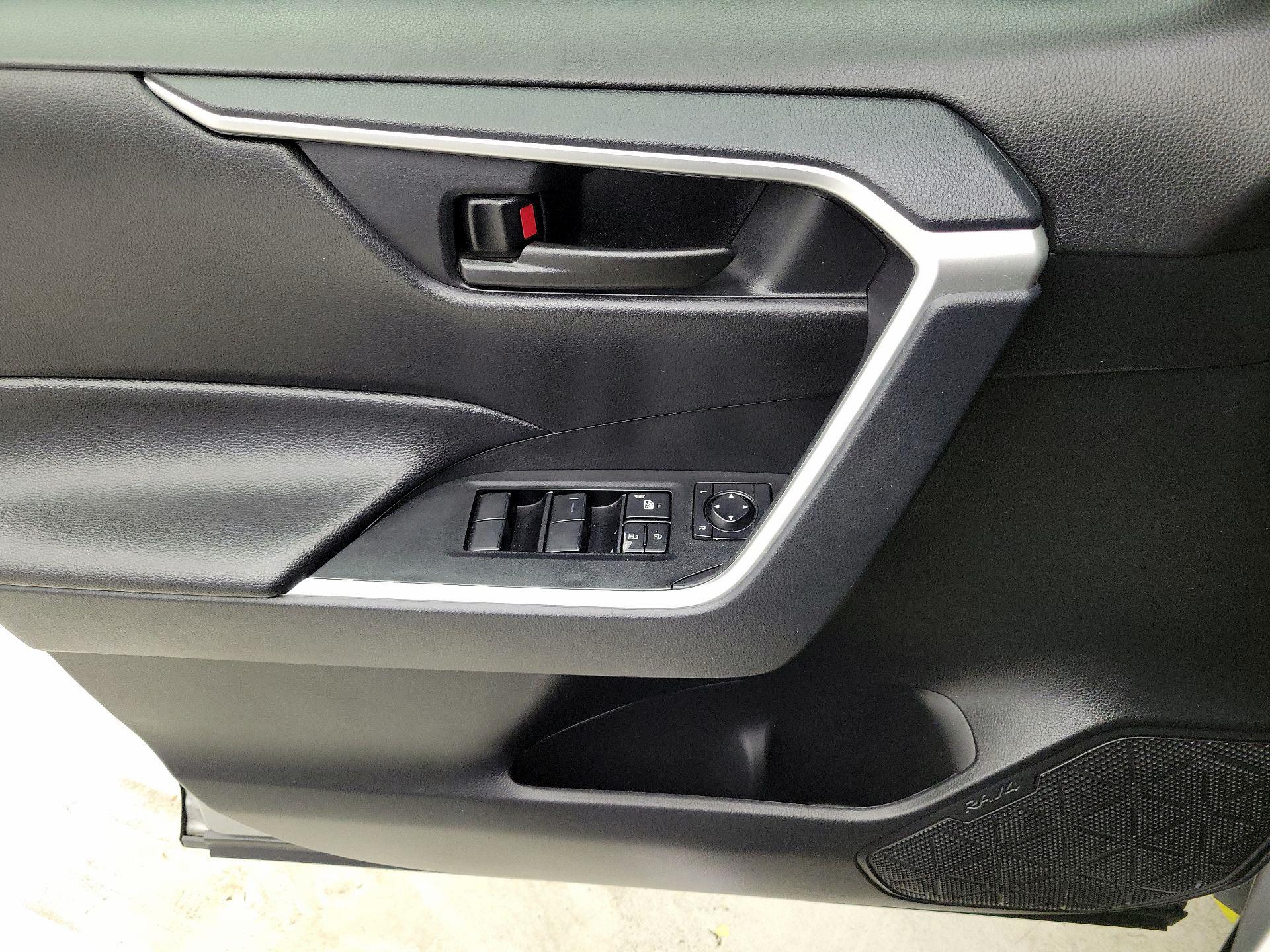 Thumbnail: 2024 Toyota RAV4 - 12