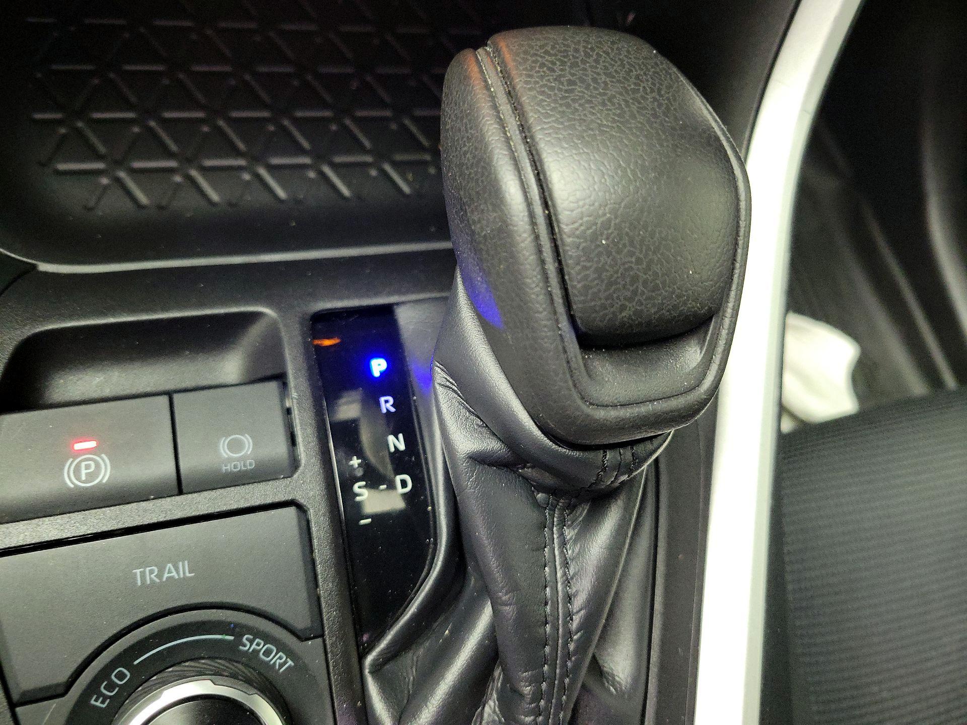 Thumbnail: 2024 Toyota RAV4 - 17