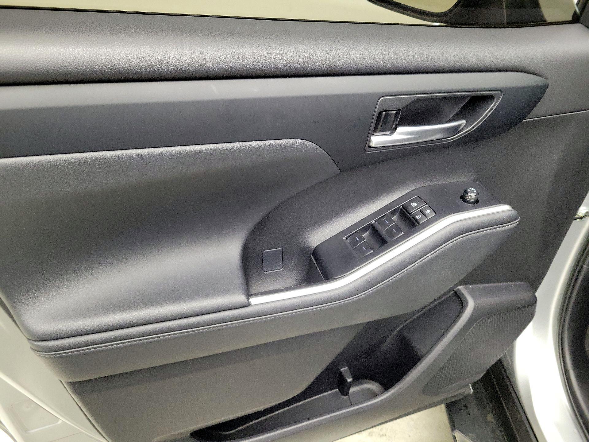 Thumbnail: 2024 Toyota Highlander - 12