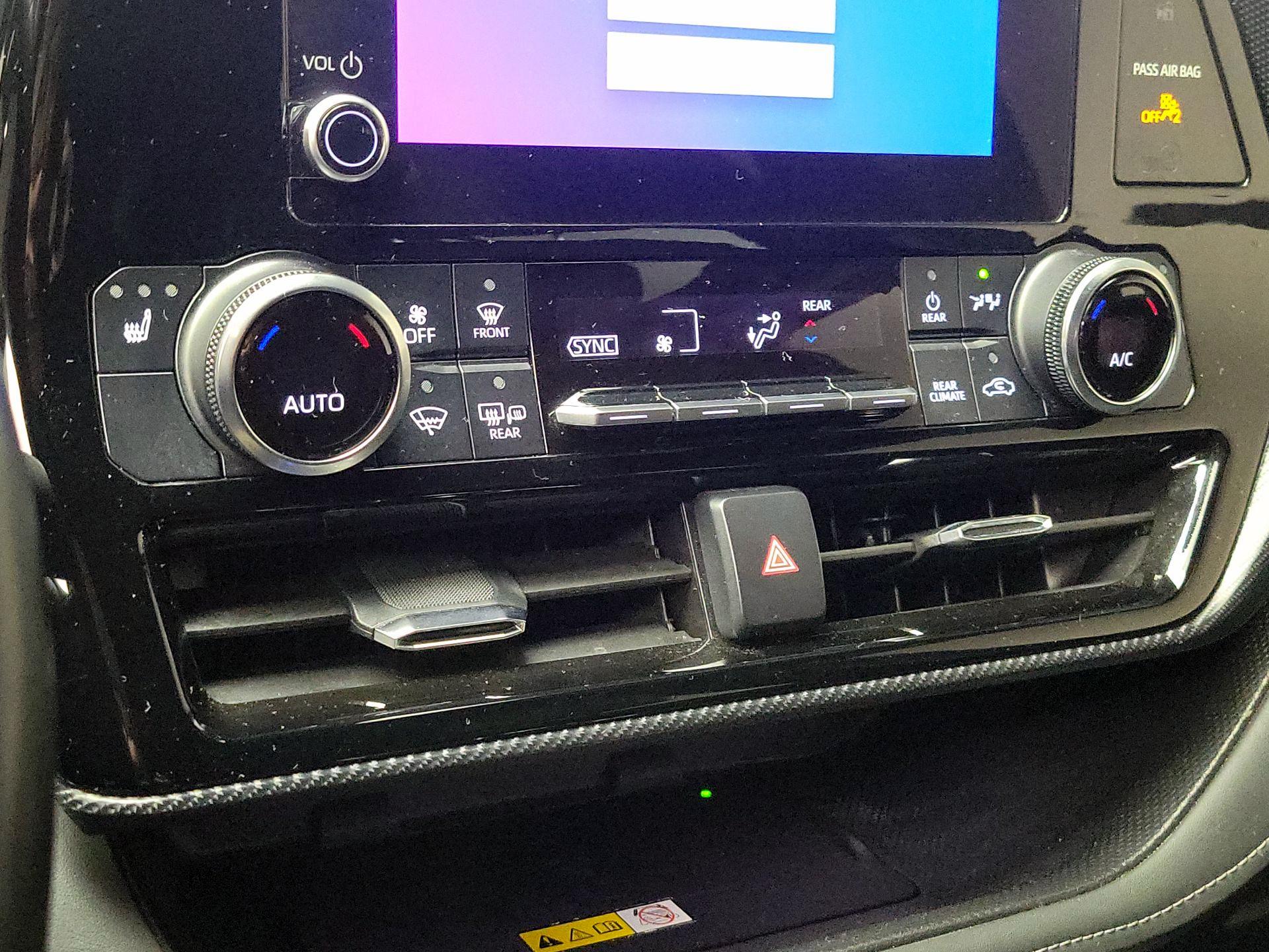 Thumbnail: 2024 Toyota Highlander - 16