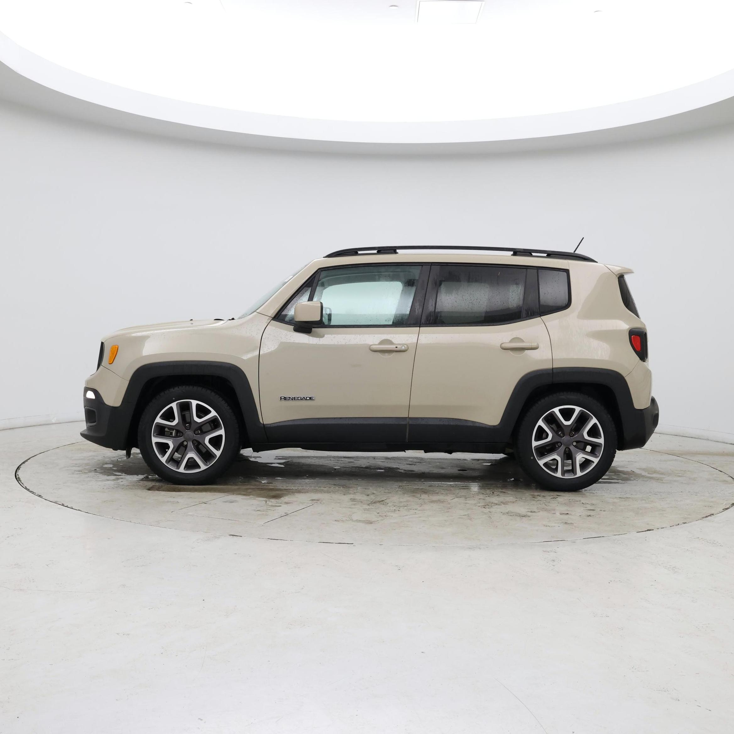 Thumbnail: 2015 Jeep Renegade - 3